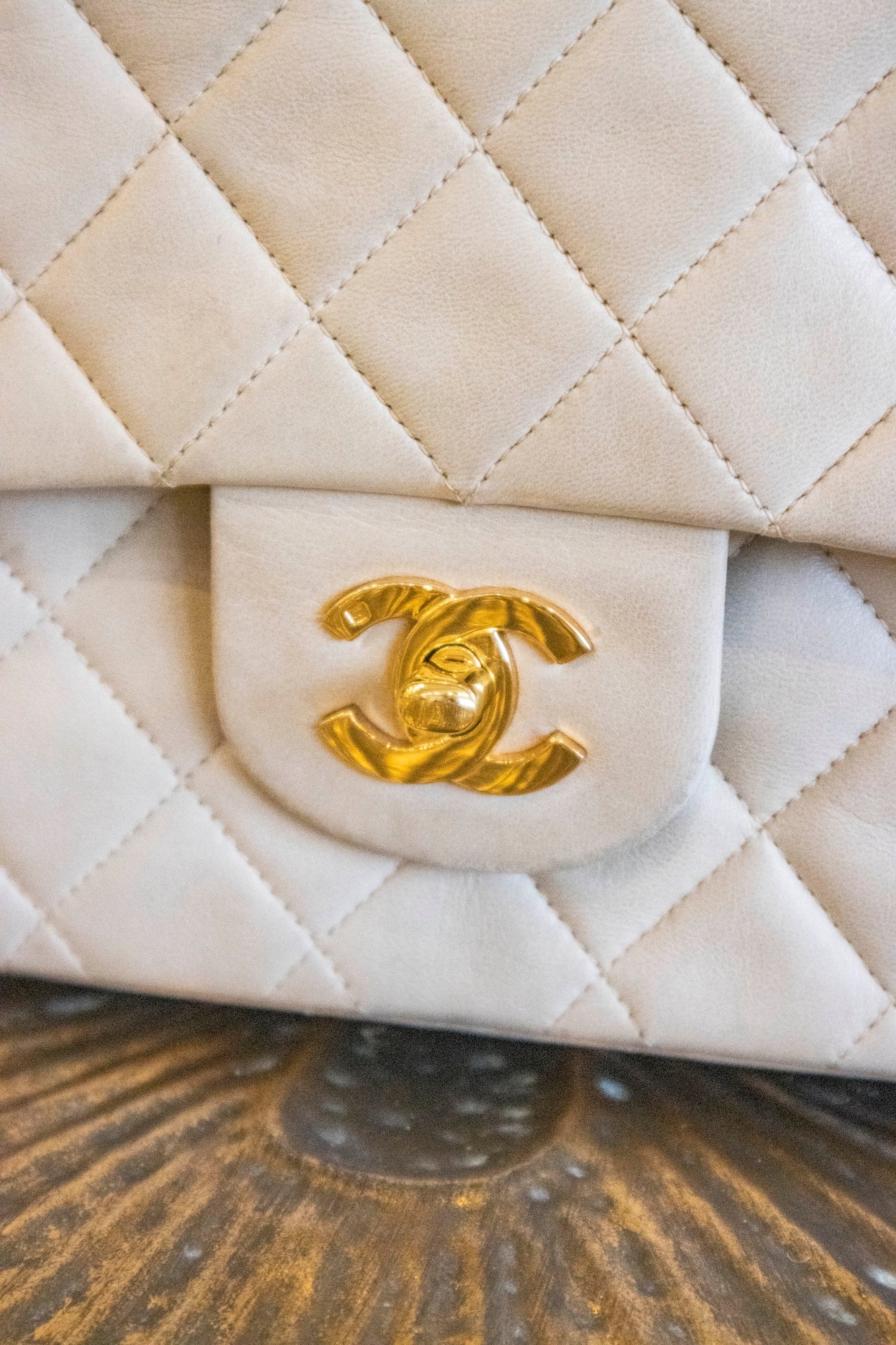 Chanel - Medium Double Flap Bag beige 24 Karat vergoldete Hardware