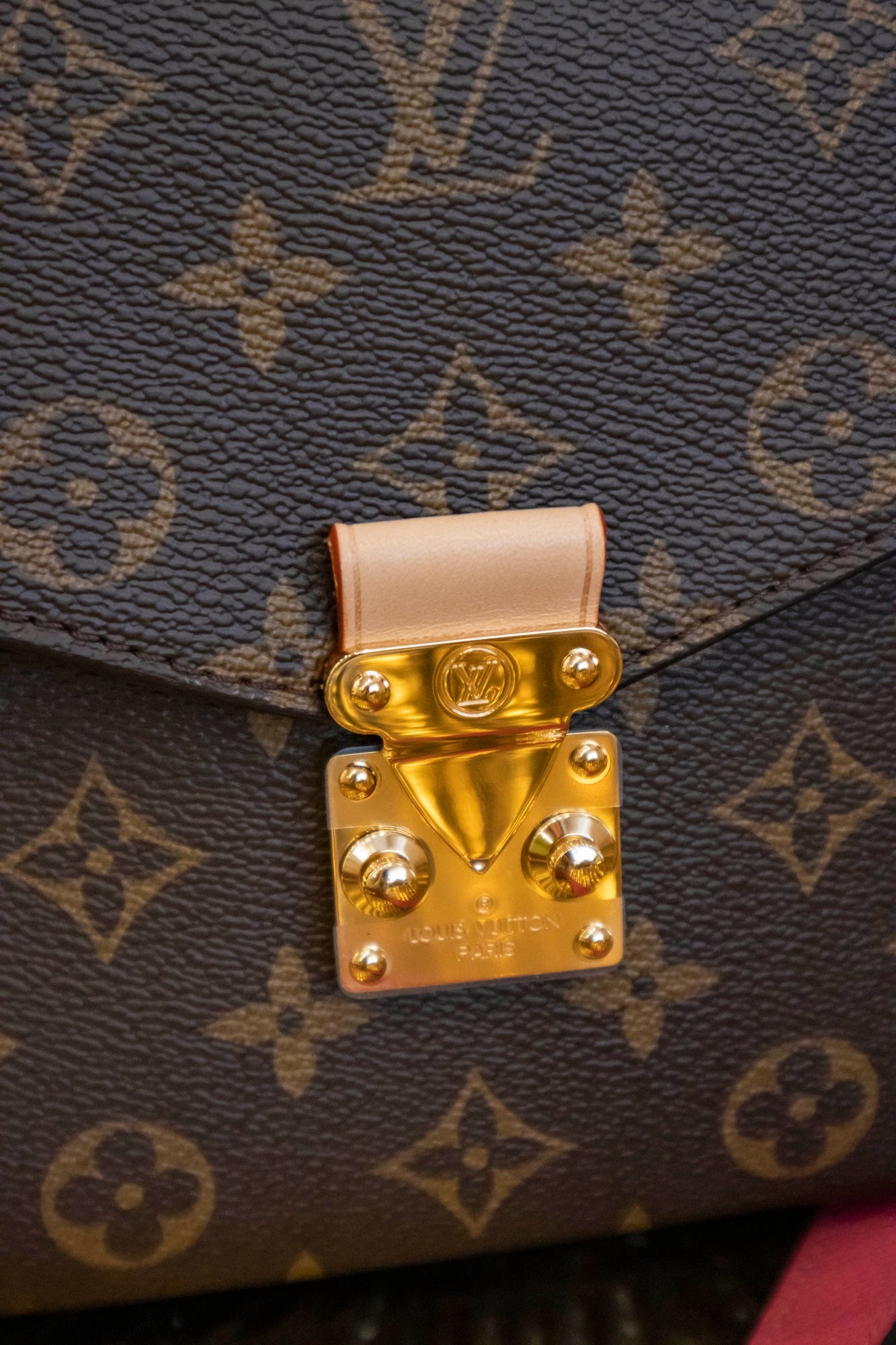 Louis Vuitton - Pochette Metis Monogram Canvas
