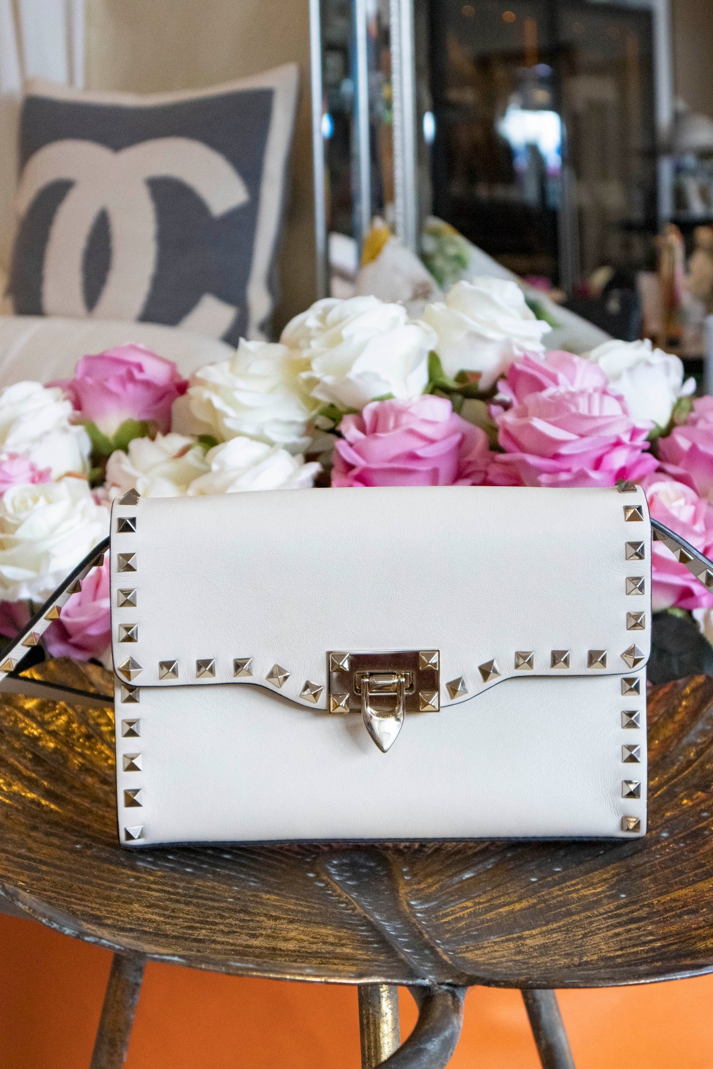Valentino Garavani - Crossbody Bag Rockstud weiss silberne Hardware