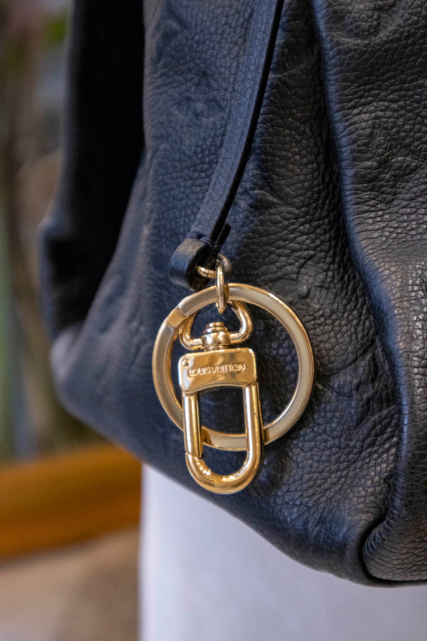 Louis Vuitton - Artsy MM Monogram Empreinte Leder Midnight Blue