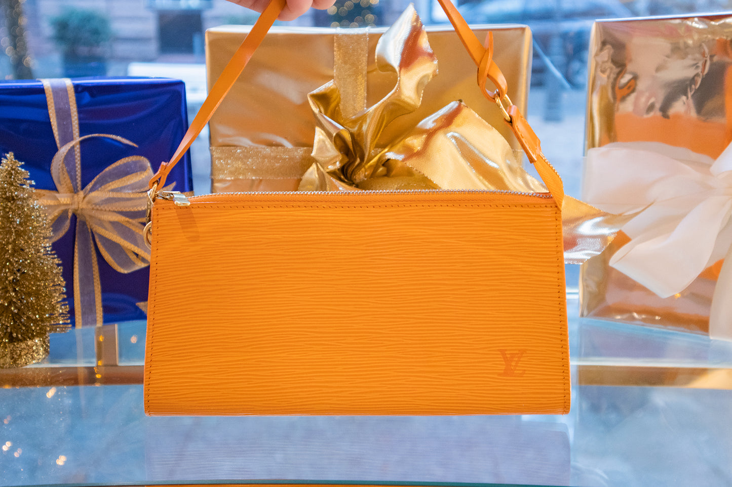 Louis Vuitton - Pochette Orange