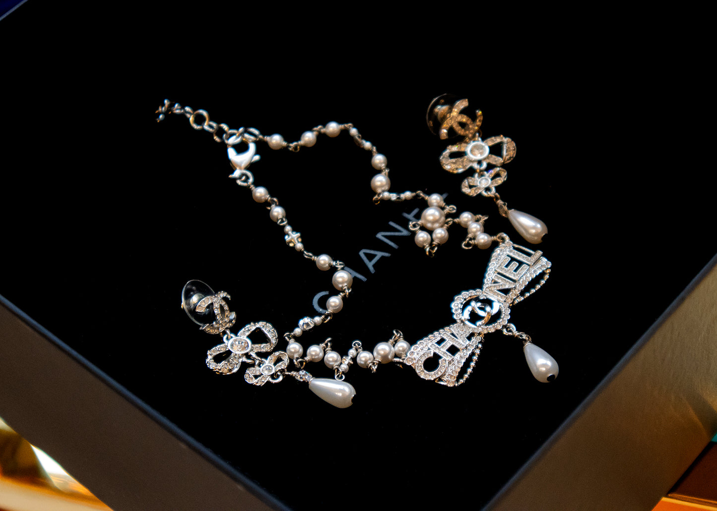 Chanel - Vintage Schmuckset silber - Collier und Ohrringe hängend