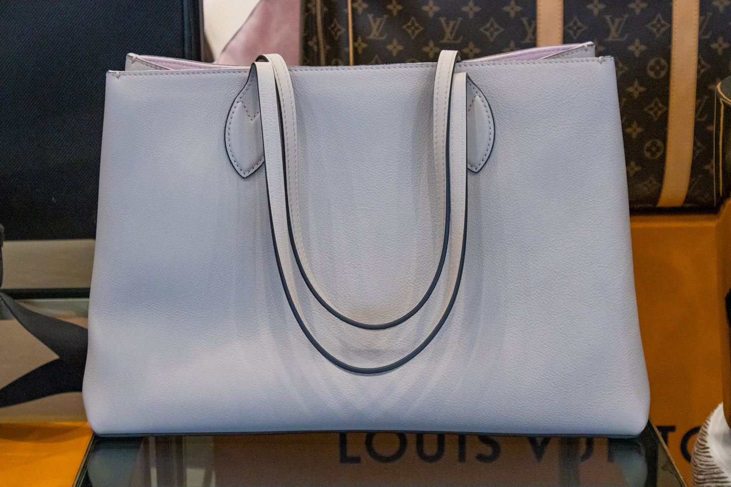 Louis Vuitton - Lockme Shopper