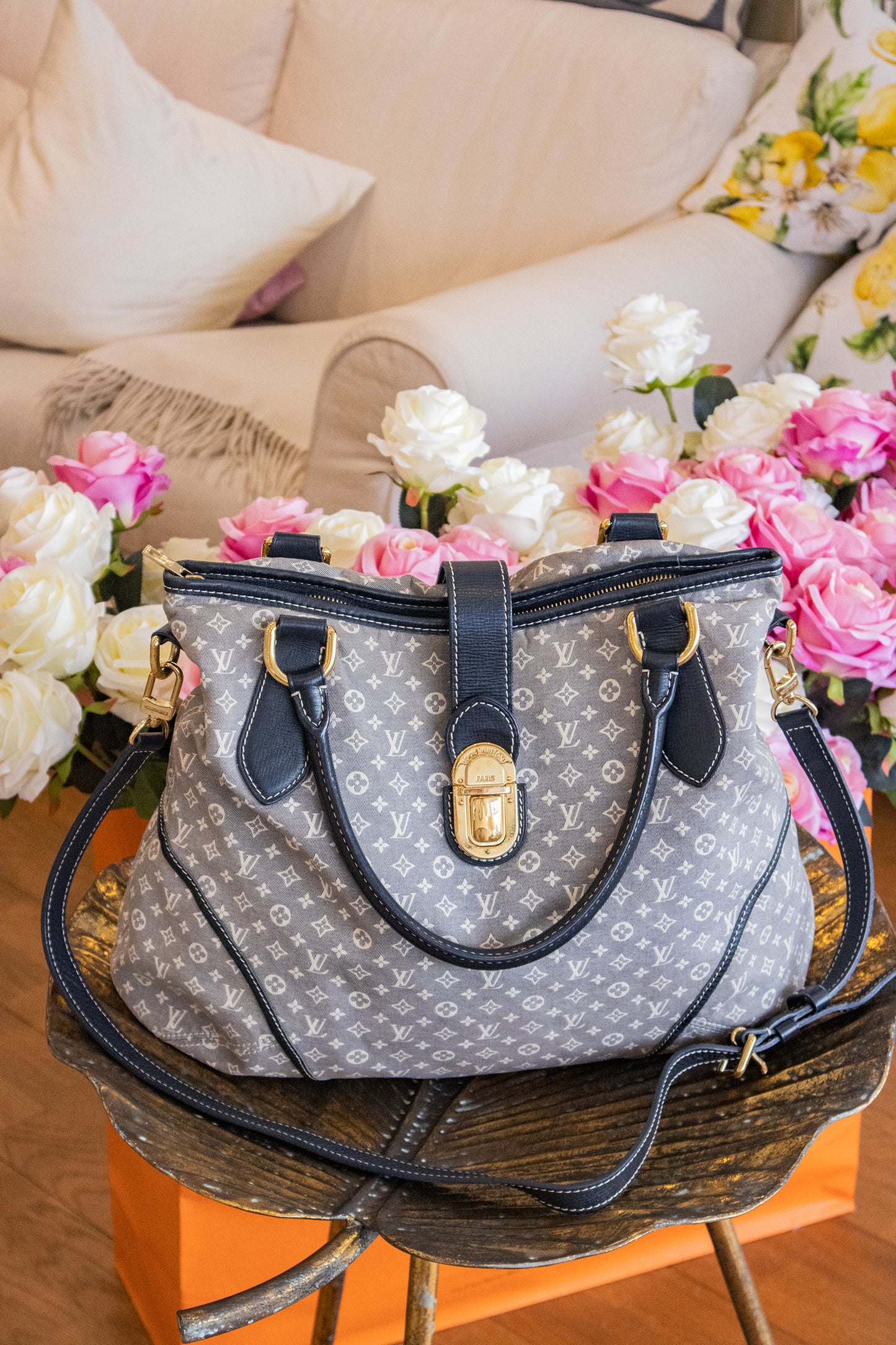 Louis Vuitton - Cross Body Handtasche Denim grau Goldene Hardware