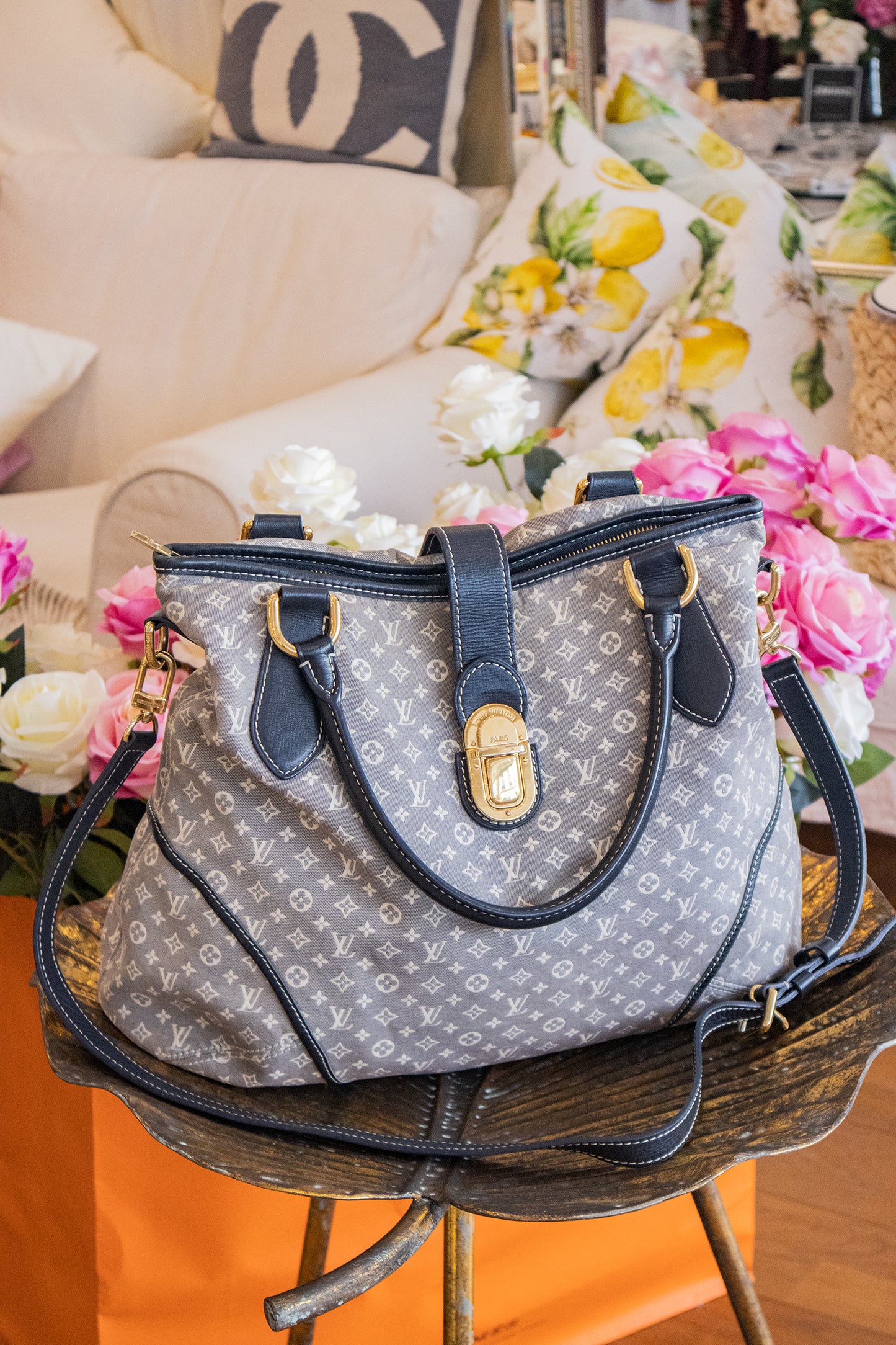 Louis Vuitton - Cross Body Handtasche Denim grau Goldene Hardware