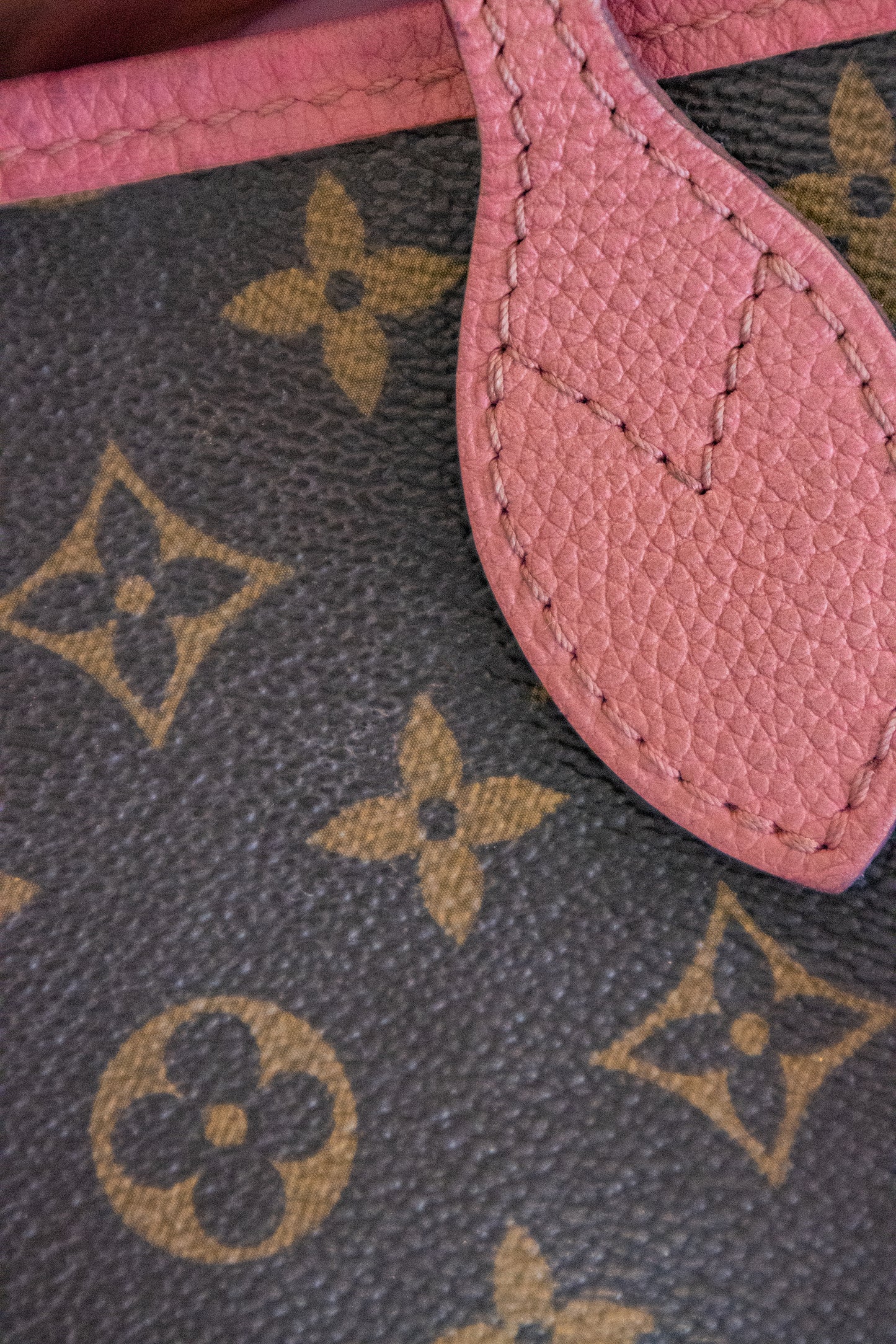 Louis Vuitton - Neverfull MM Monogram Canvas Rose Velours
