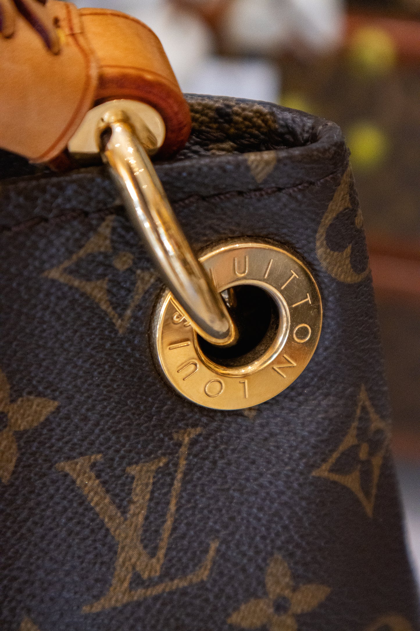 Louis Vuitton - Artsy MM Monogram Canvas
