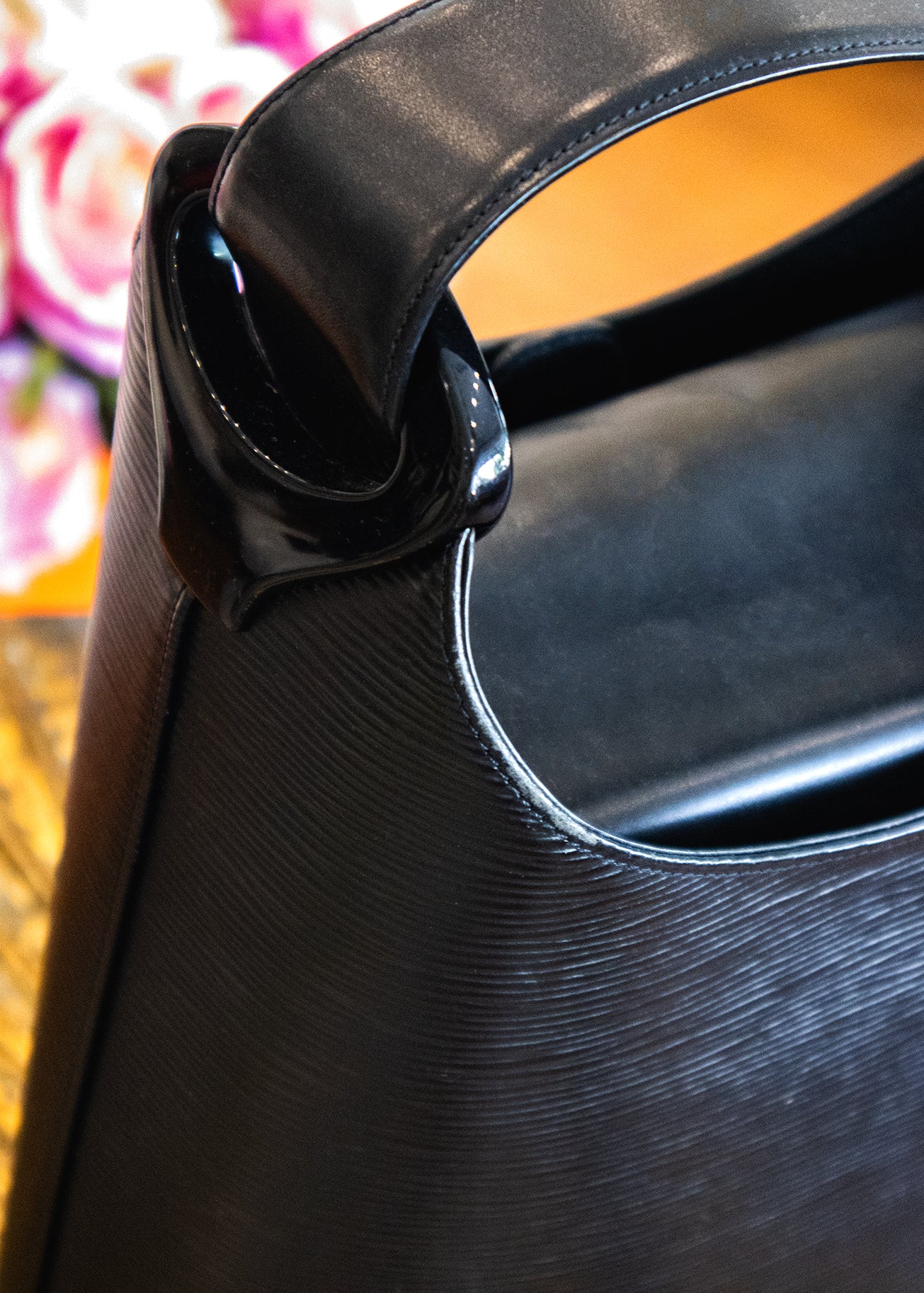 Louis Vuitton – Epi Sac Verseau Schultertasche