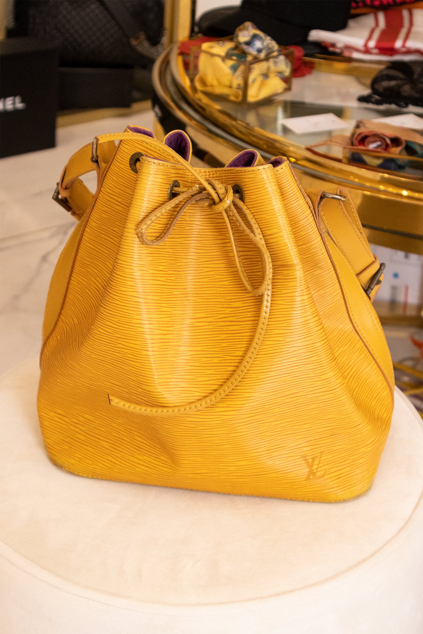 Louis Vuitton - Petite Noé aus Epi Leder in Gelb