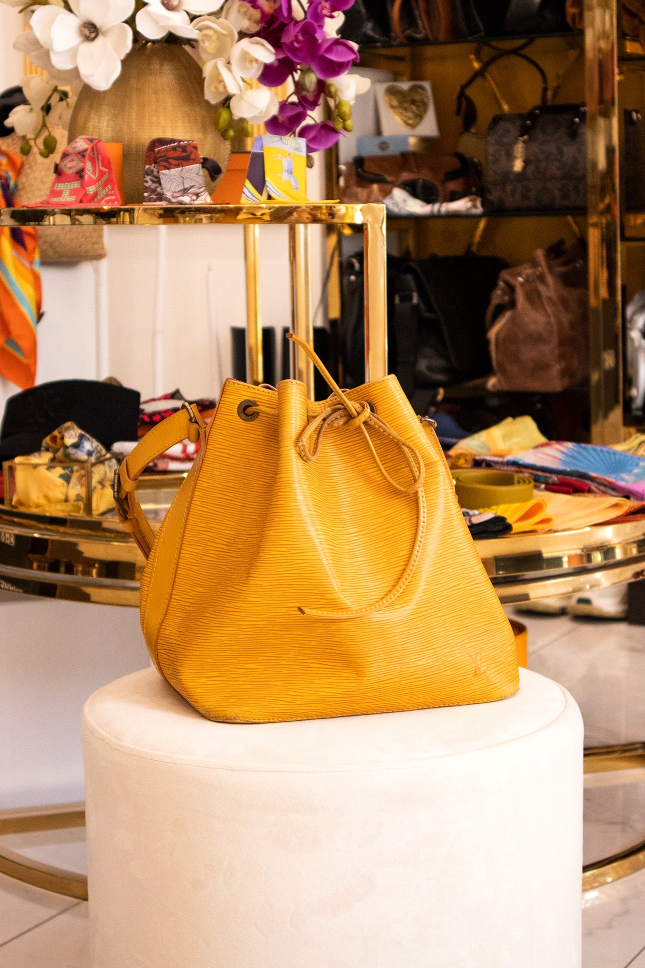 Louis Vuitton - Petite Noé aus Epi Leder in Gelb