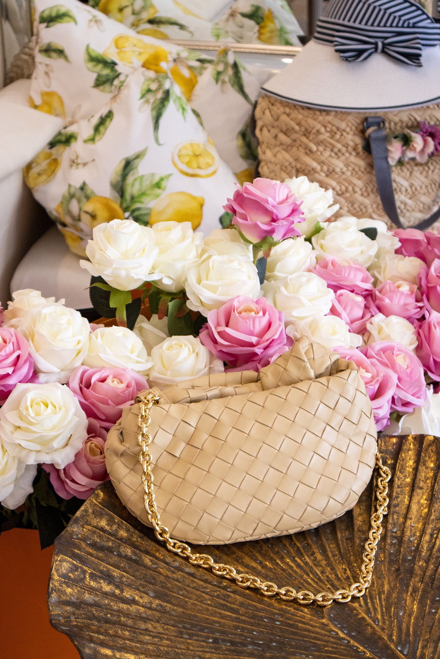 Bottega Veneta - Jodie Chain Handtasche aus Leder in Beige