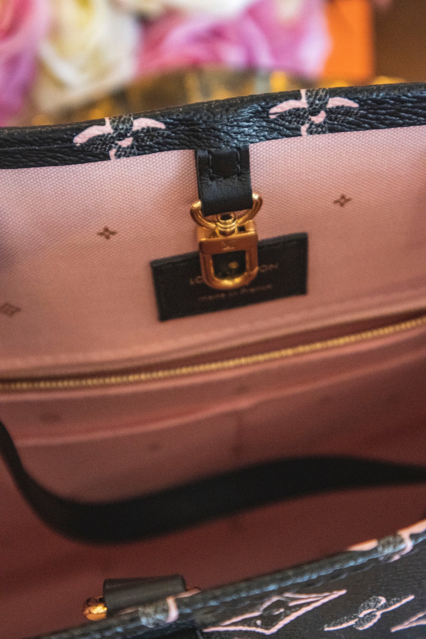 Louis Vuitton - Onthego MM Monogram Canvas Schwarz