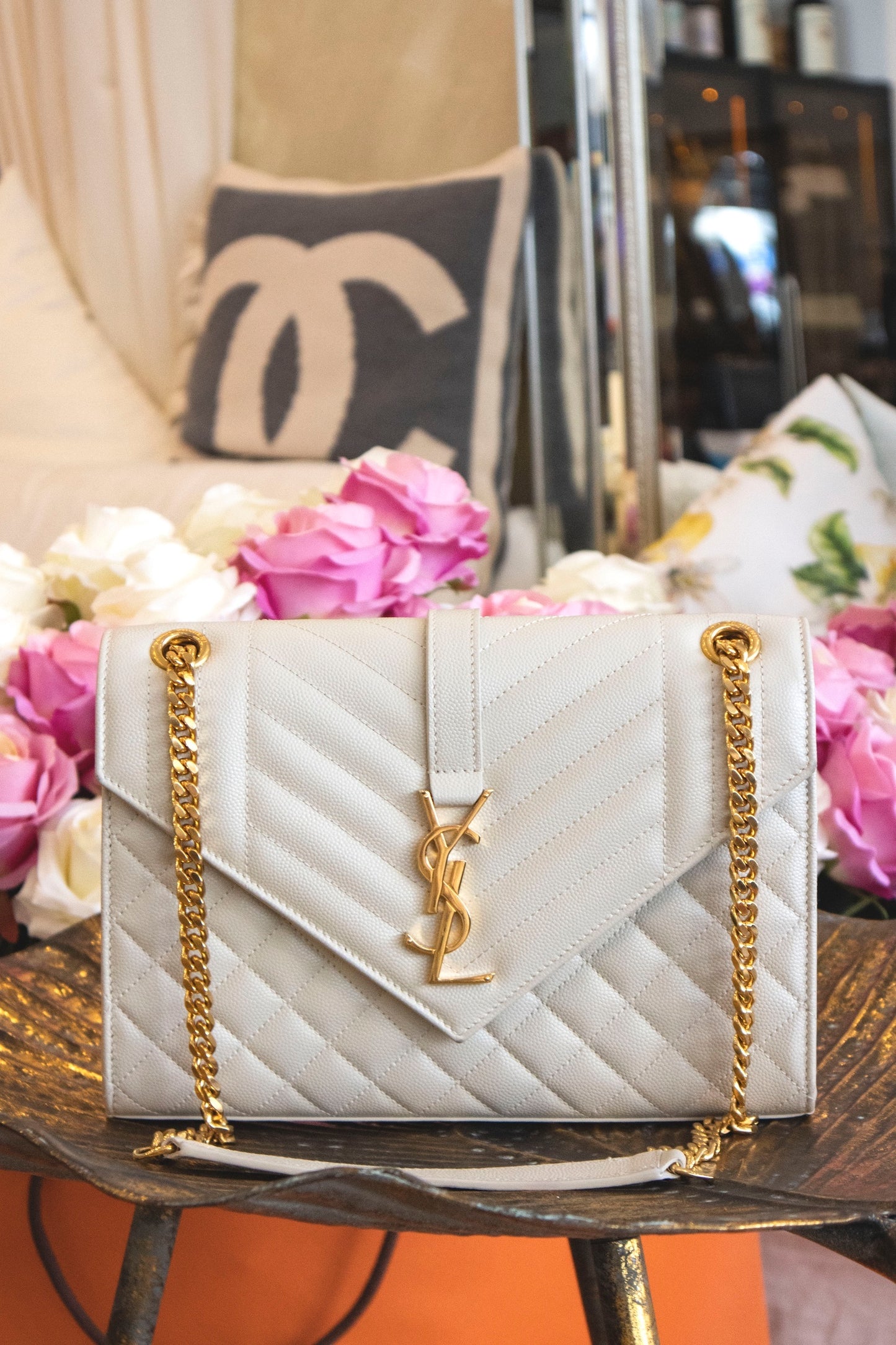 Yves Saint Laurent - Envelope Blanc Vintage Crossbody Bag