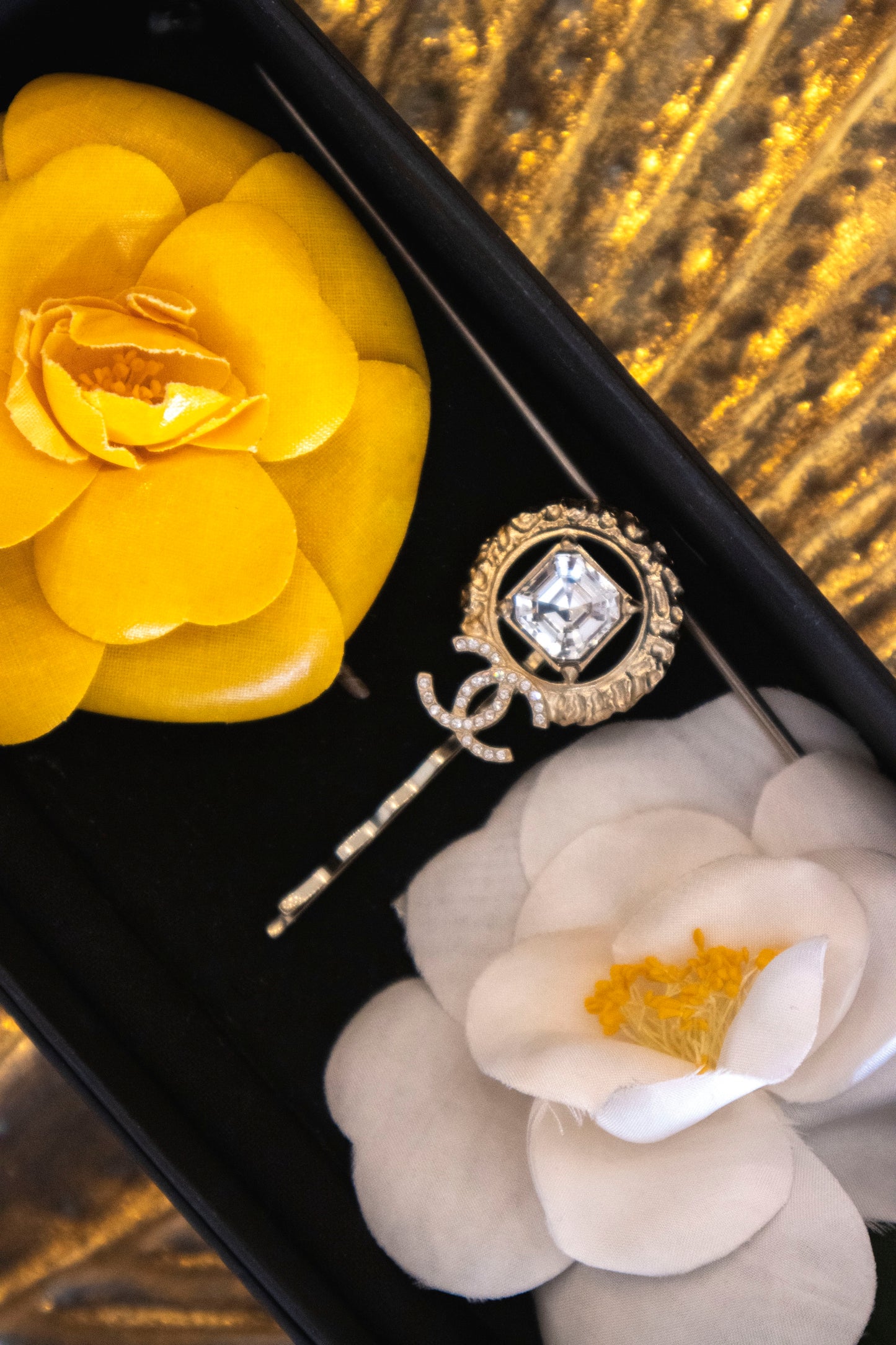 Chanel - CC Hairpin