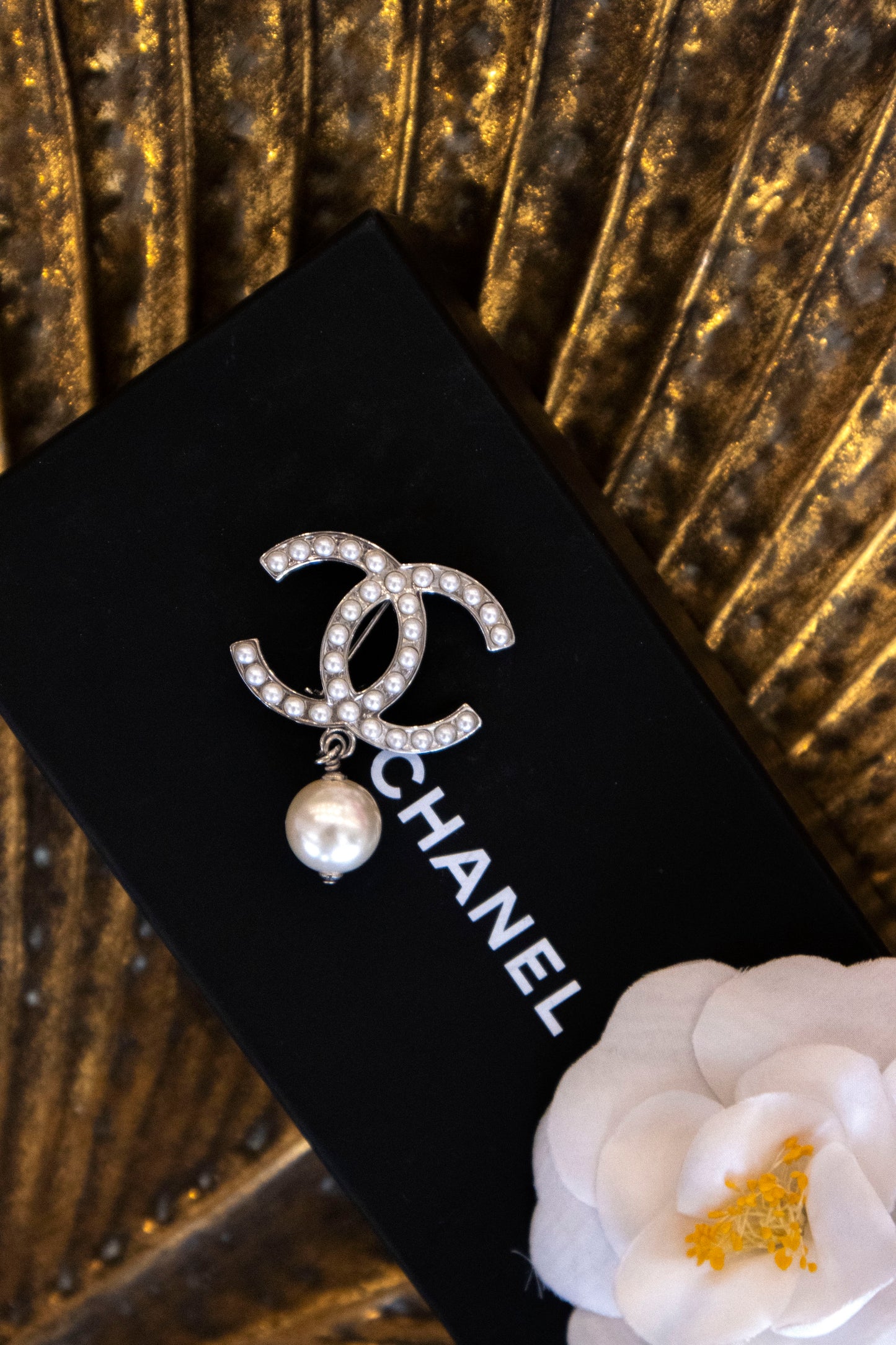 Chanel - CC Broschen