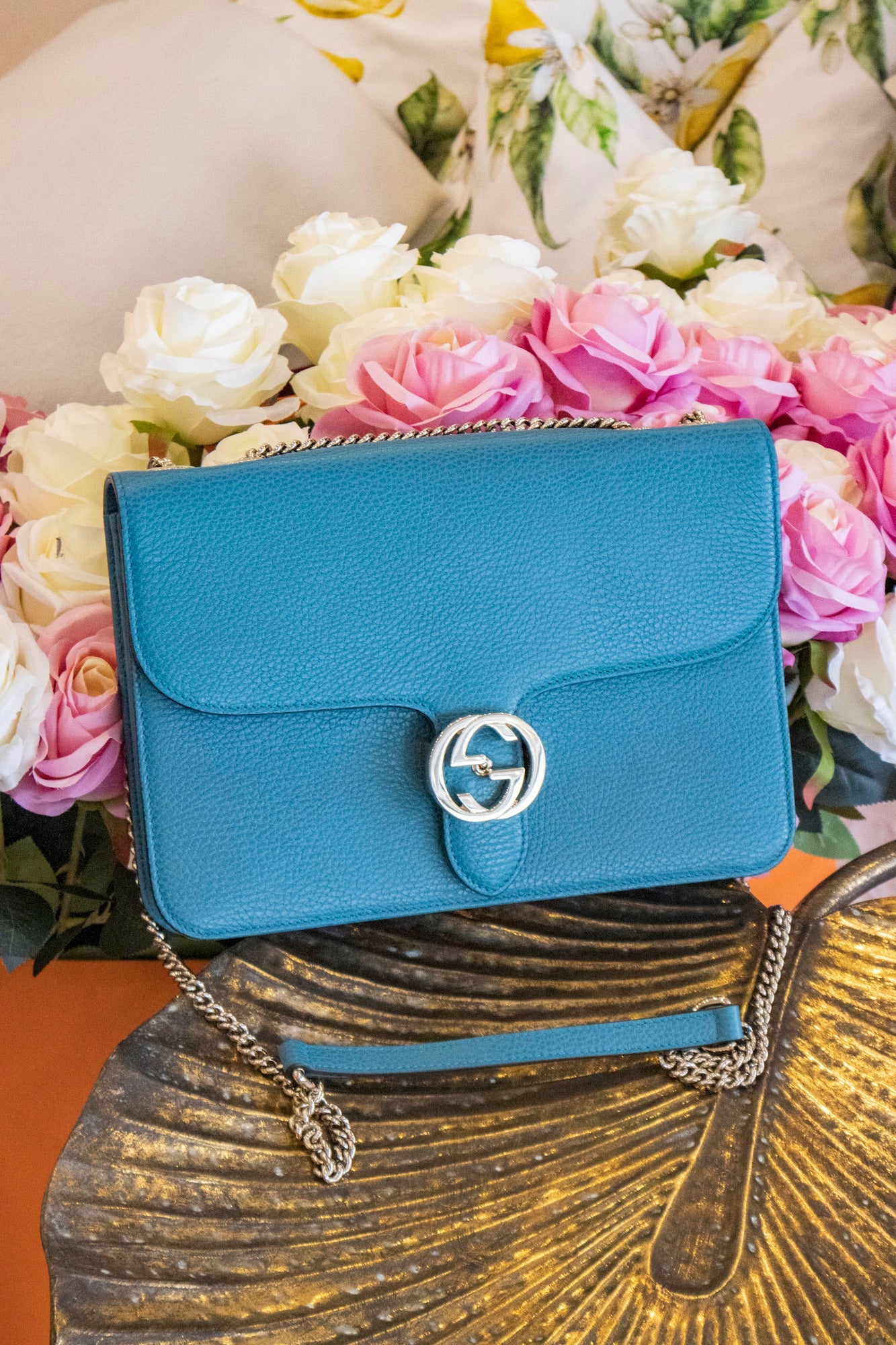 Gucci - GG Marmont Schultertasche aus blauem Kalbsleder