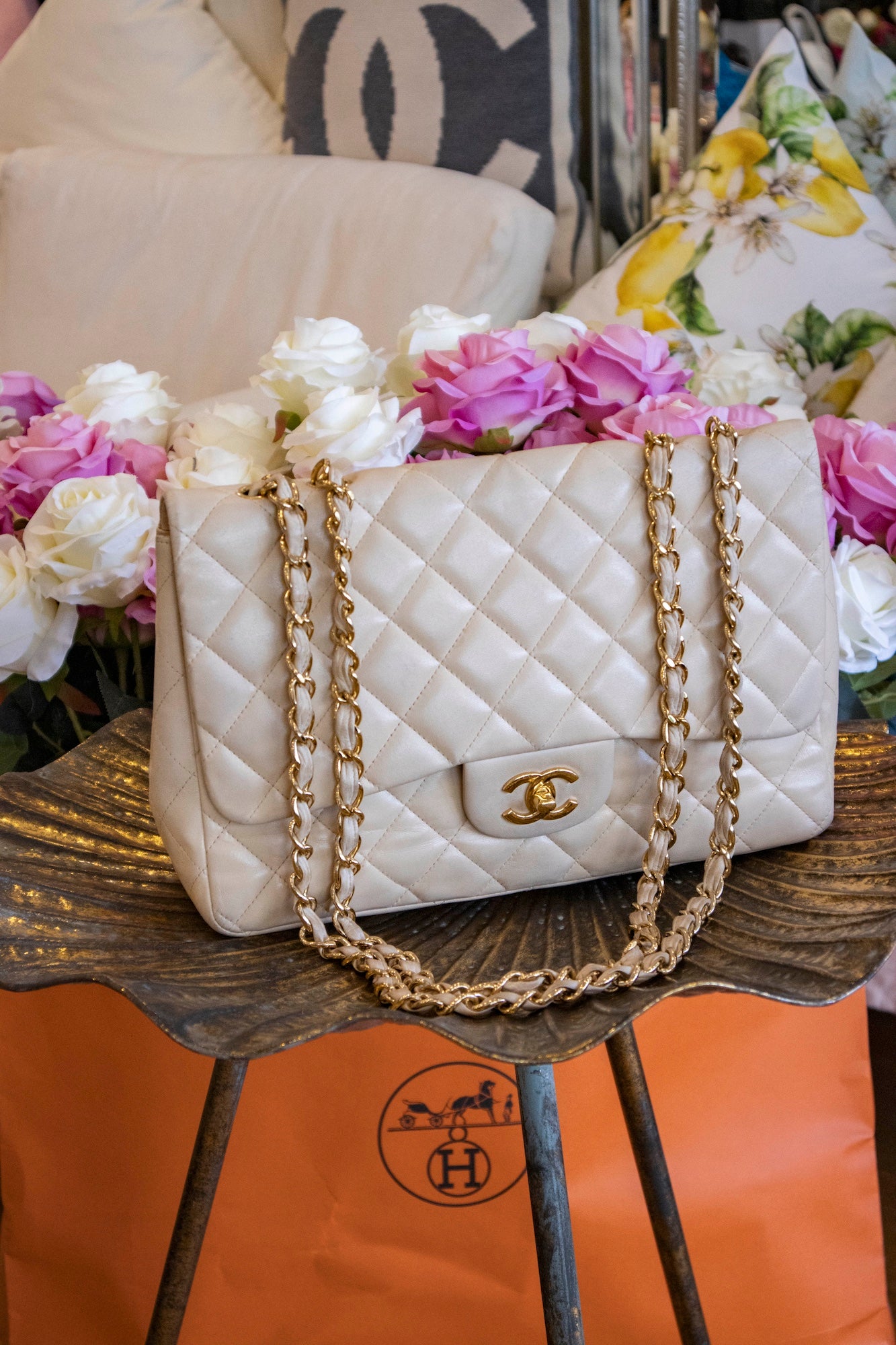 Chanel - Klassische Leder Umhängetasche in Ivory