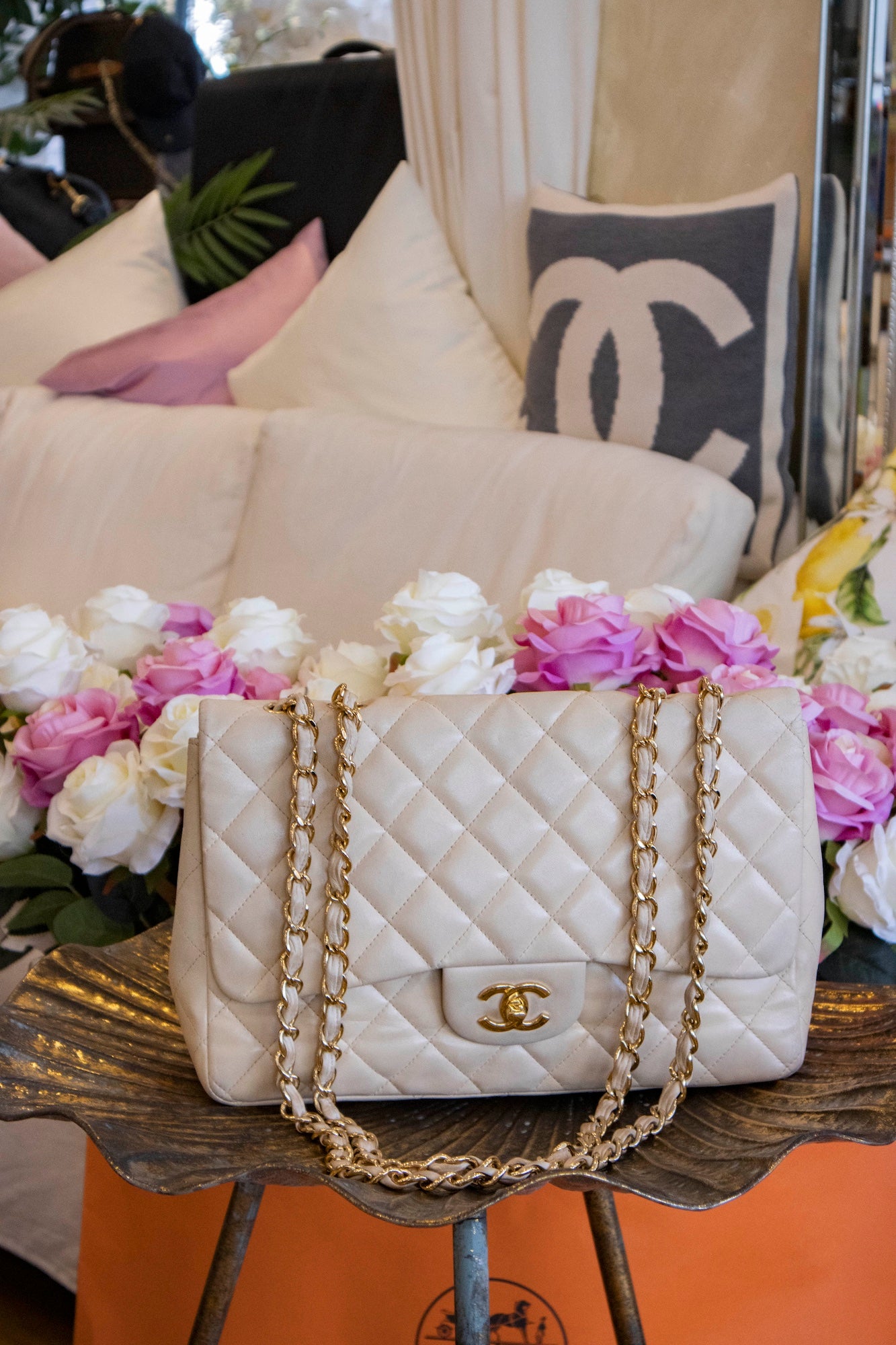 Chanel - Klassische Leder Umhängetasche in Ivory
