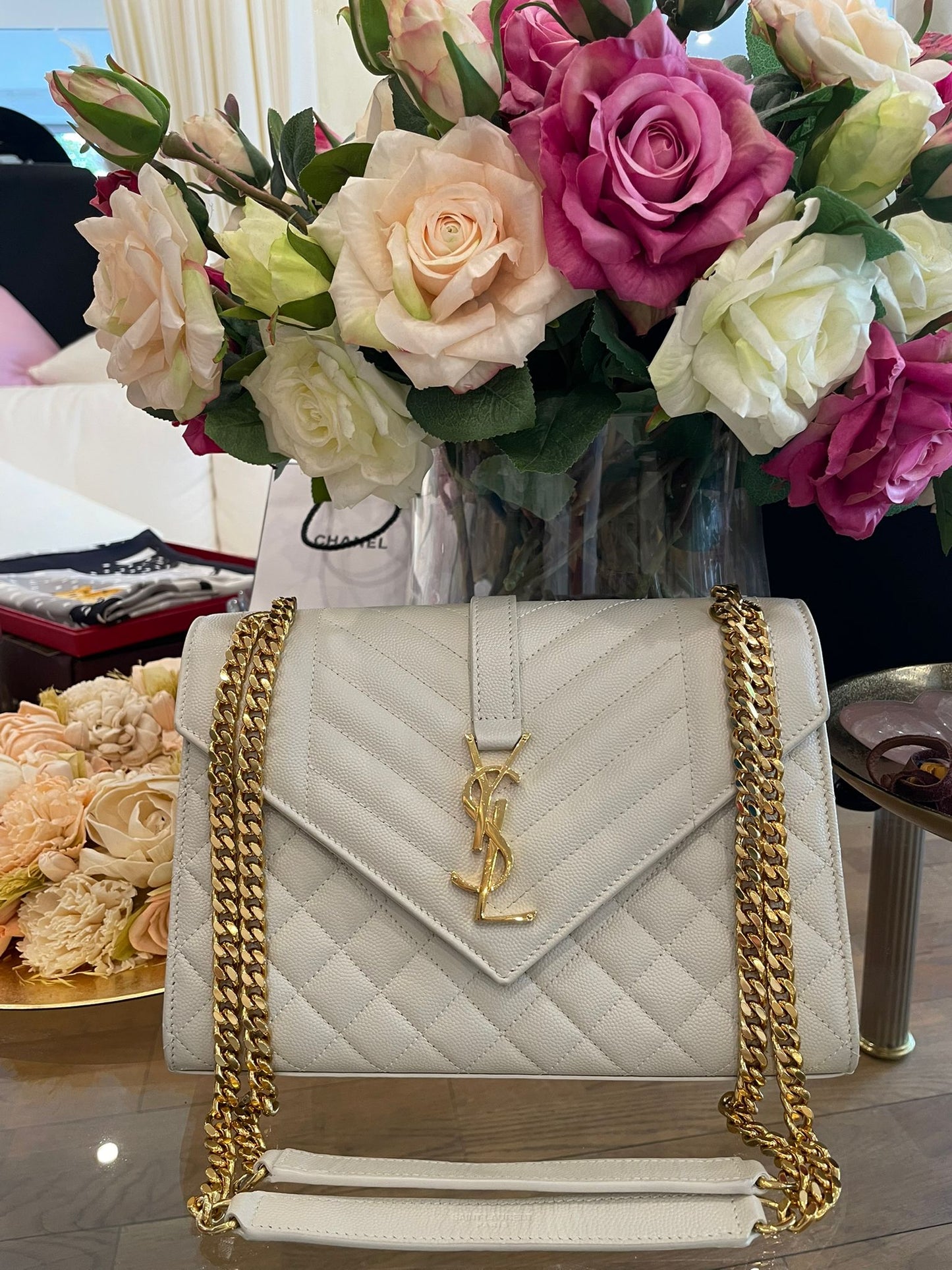 Yves Saint Laurent - Envelope Blanc Vintage Crossbody Bag