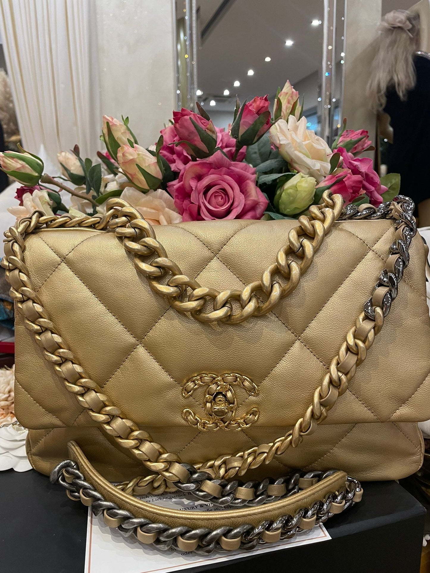 Chanel - 19 Limited Edition Gold