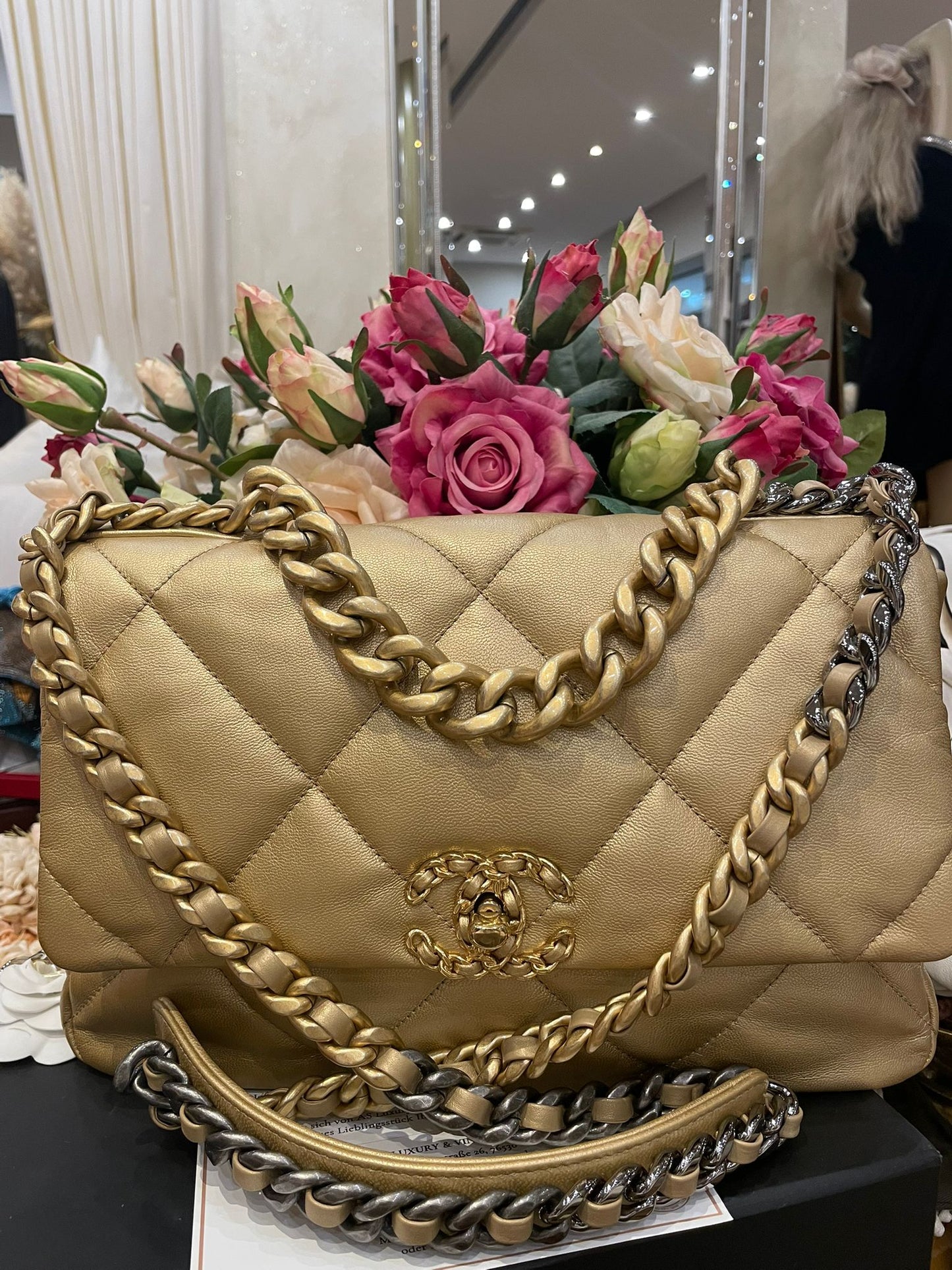 Chanel - 19 Limited Edition Gold