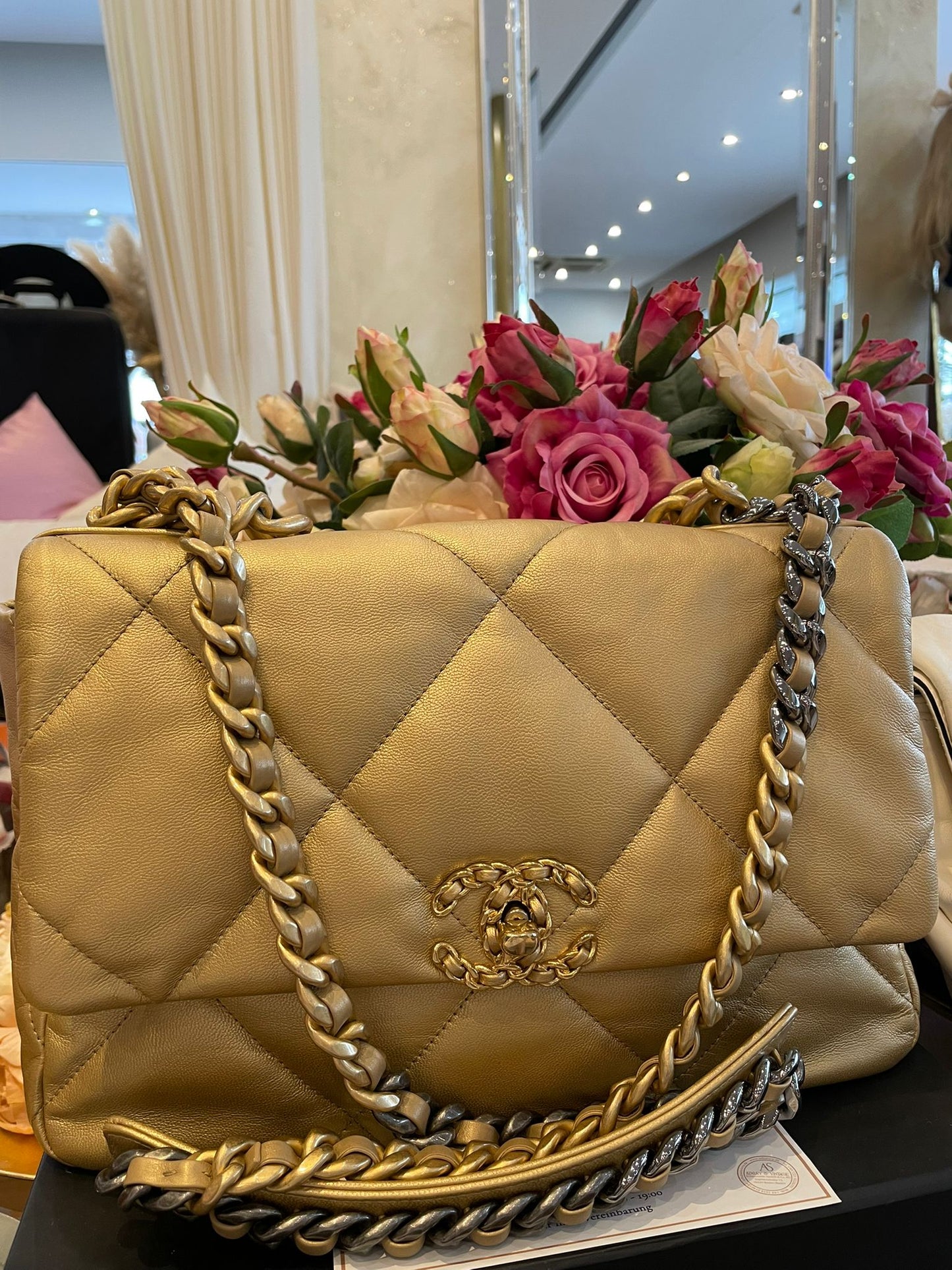 Chanel - 19 Limited Edition Gold