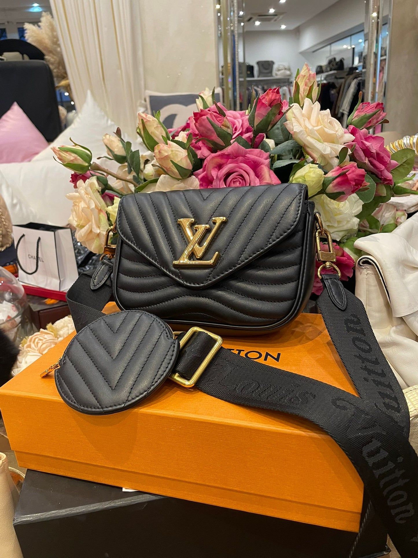 Louis Vuitton - Multi Pochette New Wave Noir Goldene Hardware