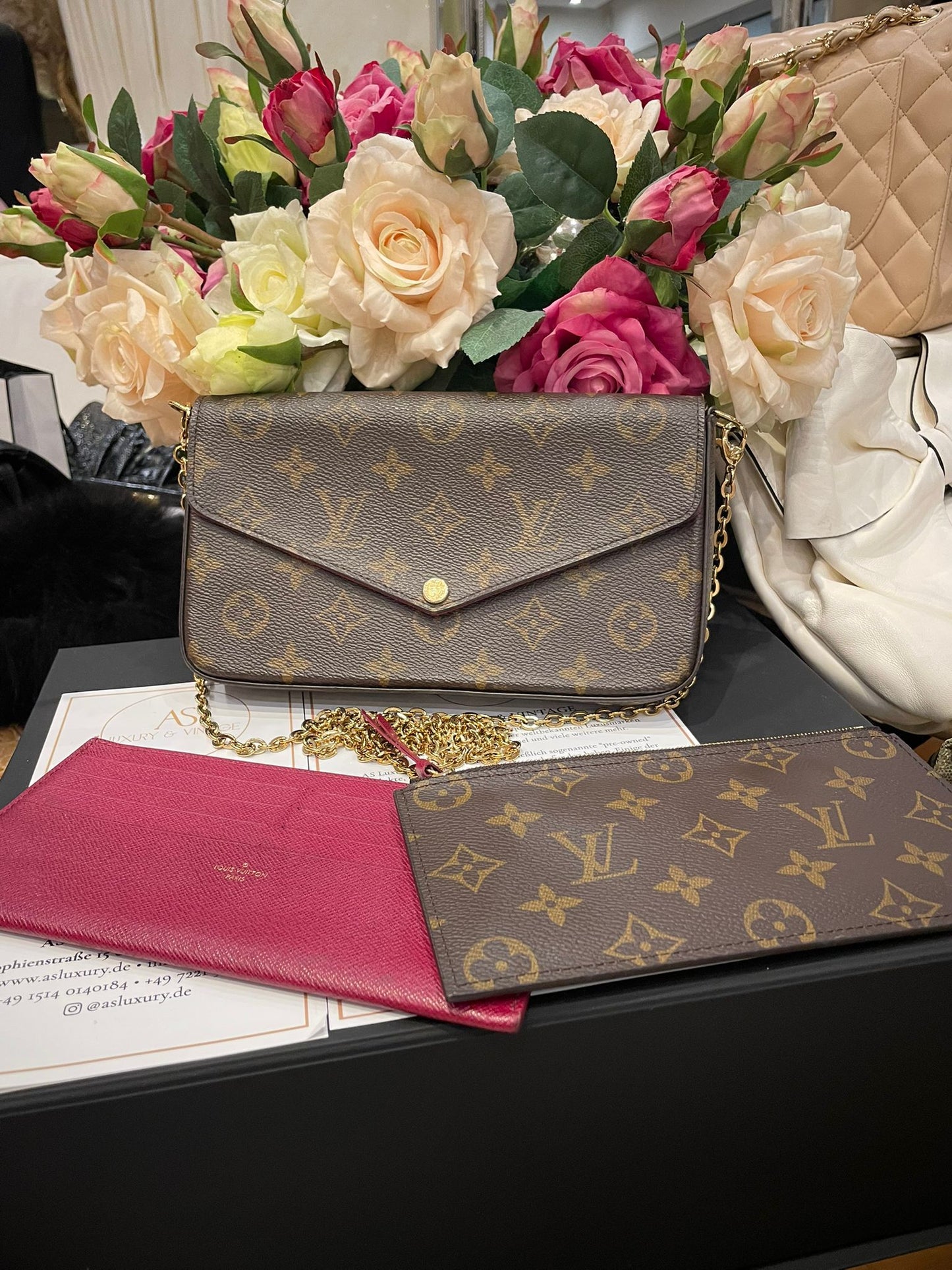 Louis Vuitton - Felicie Pochette Monogram Canvas mit Kette