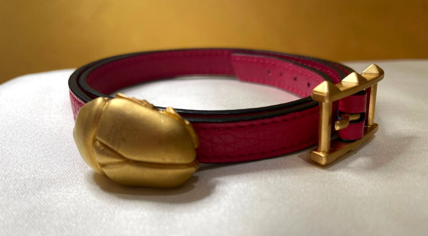 Valentino - Glücksarmband, pink mit goldfarbenem Skarabäus