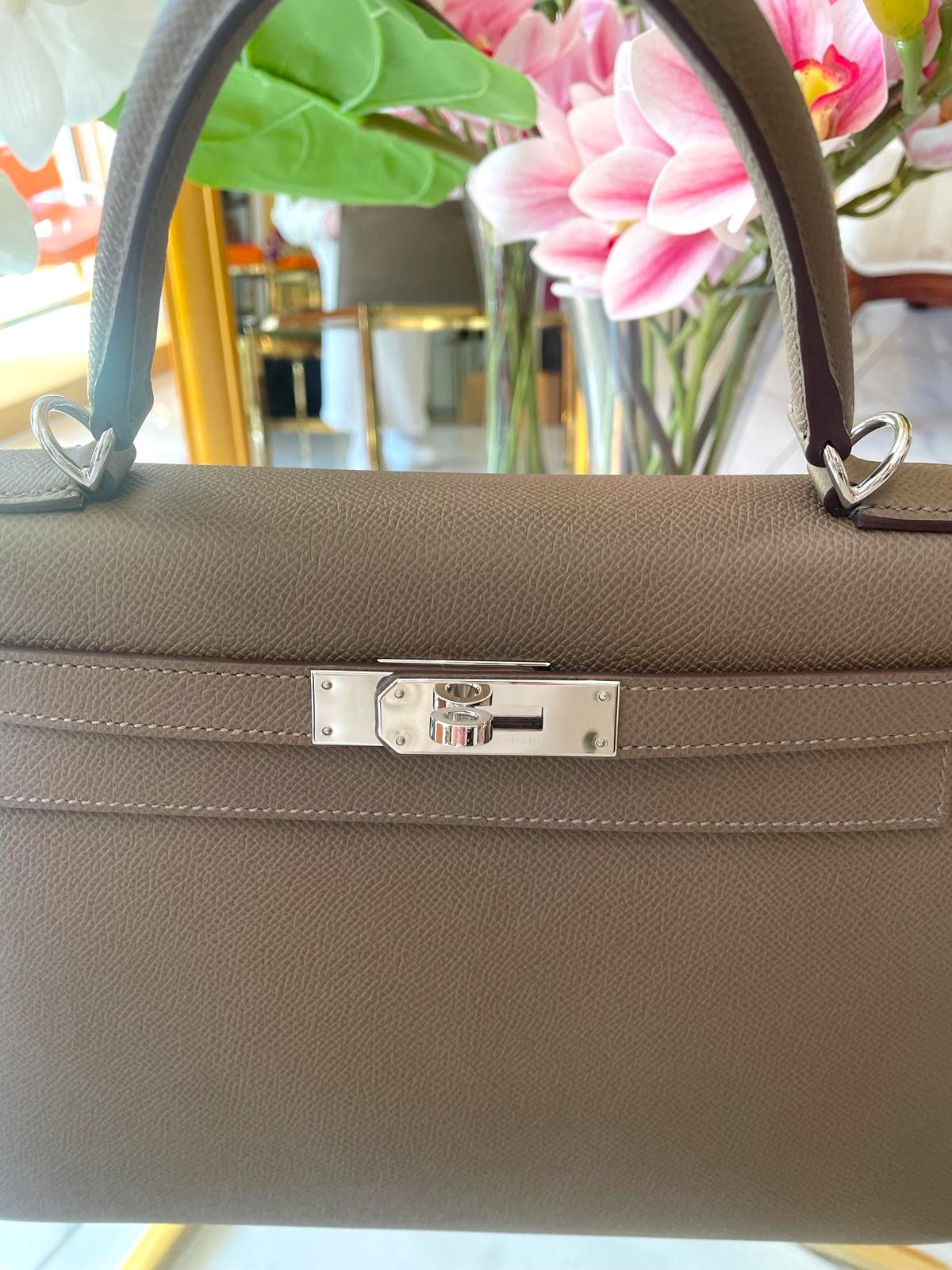 Hermès - Kelly Bag 28 Anthrazit Sellier personalisiert mit Hufeisen Silberne Hardware