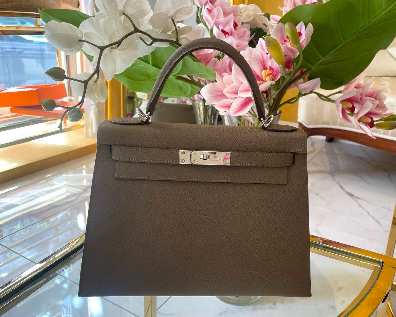 Hermès - Kelly Bag 28 Anthrazit Sellier personalisiert mit Hufeisen Silberne Hardware