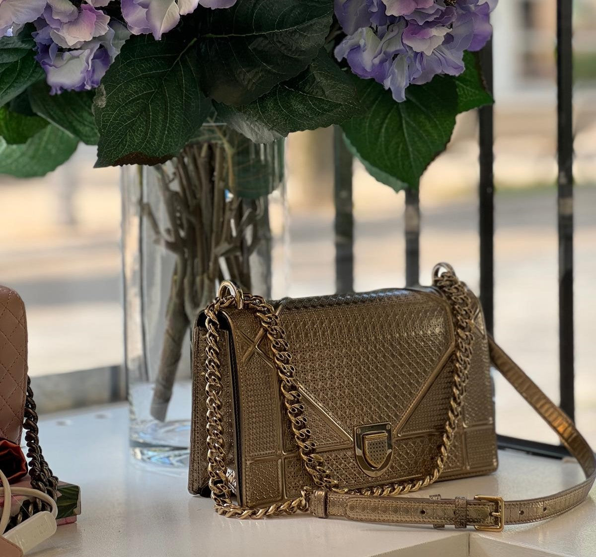 Dior - Montaigne Gold Limited Edition