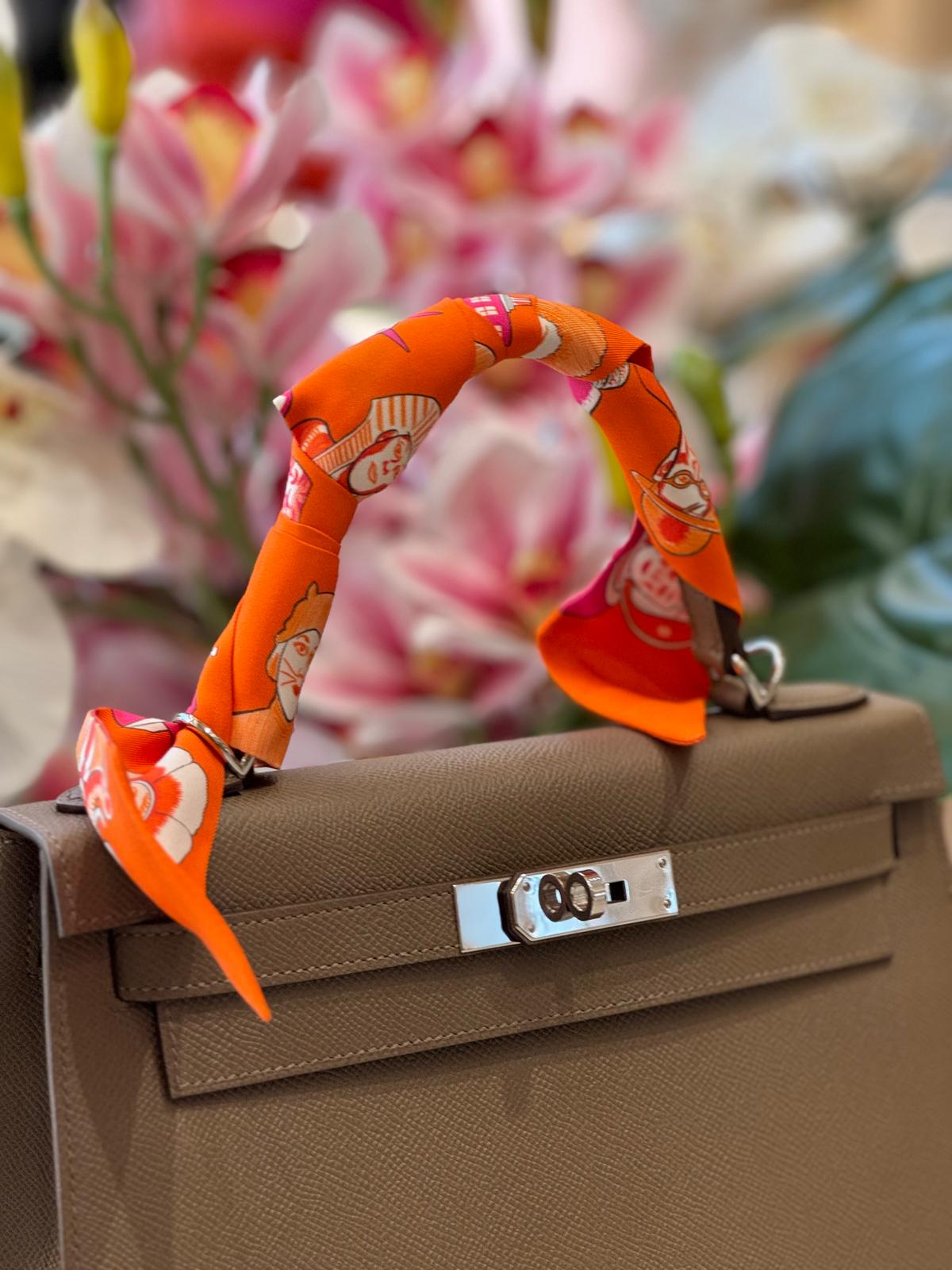 Hermès - Kelly Bag 28 Anthrazit Sellier personalisiert mit Hufeisen Silberne Hardware