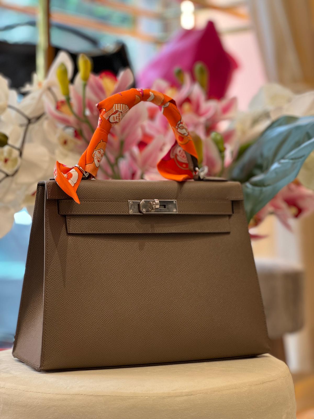 Hermès - Kelly Bag 28 Anthrazit Sellier personalisiert mit Hufeisen Silberne Hardware