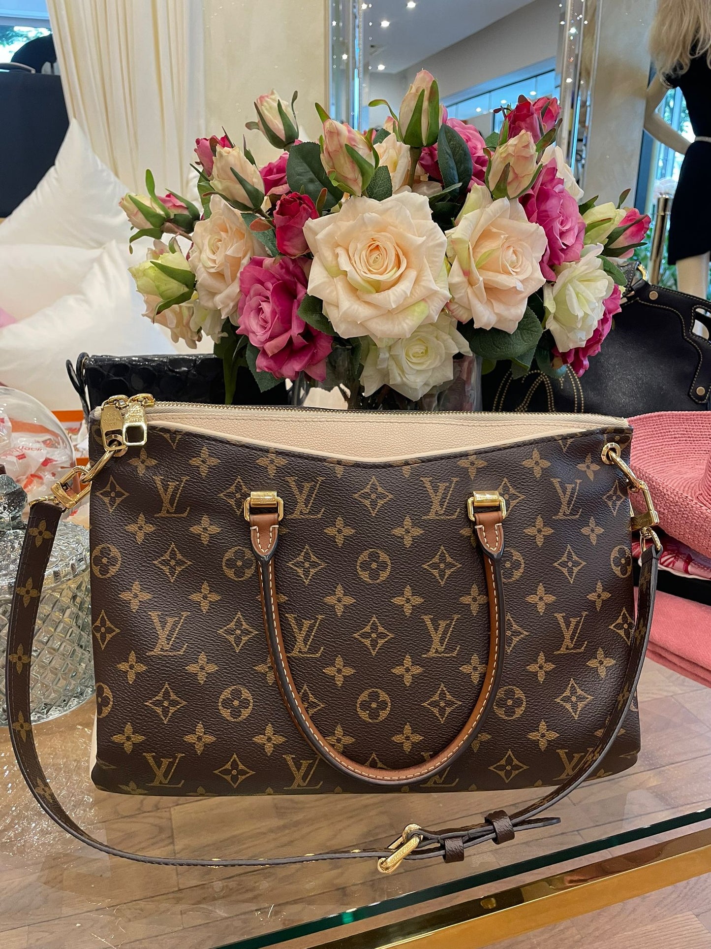 Louis Vuitton - Shopper Monogram Canvas