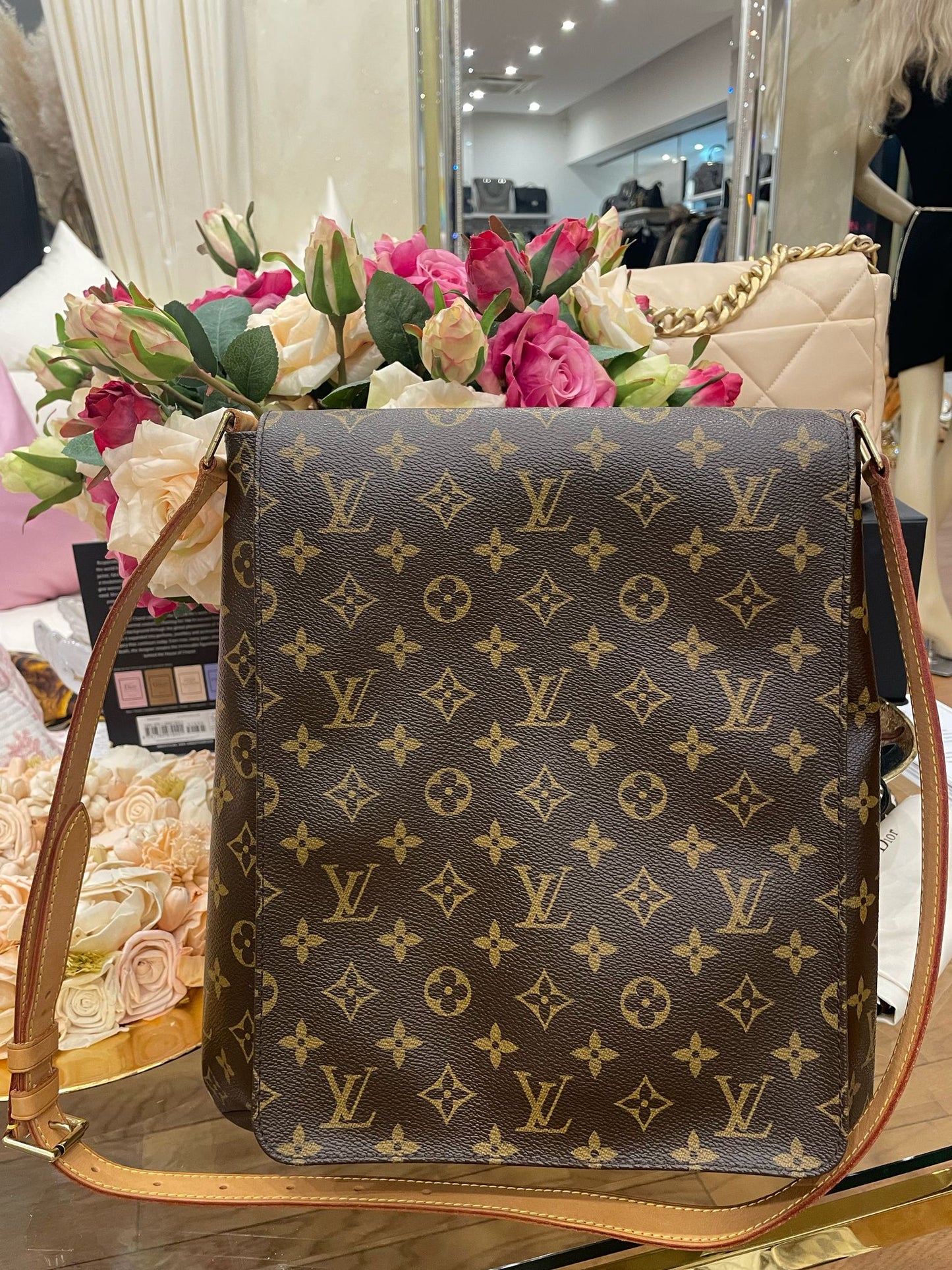 Louis Vuitton - Musette Segeltuch Monogram Canvas Cross Body Tasche