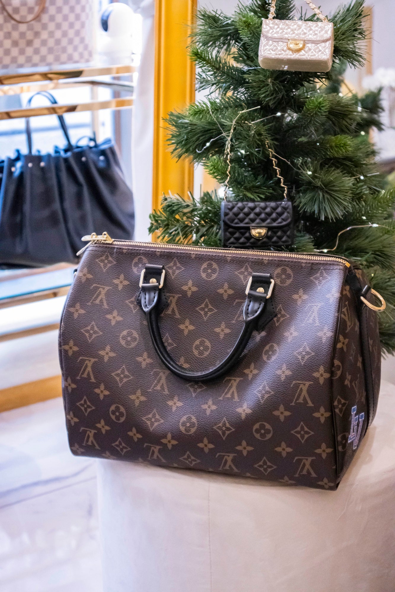 Louis Vuitton - Monogram My World Tour Speedy Bandouliere