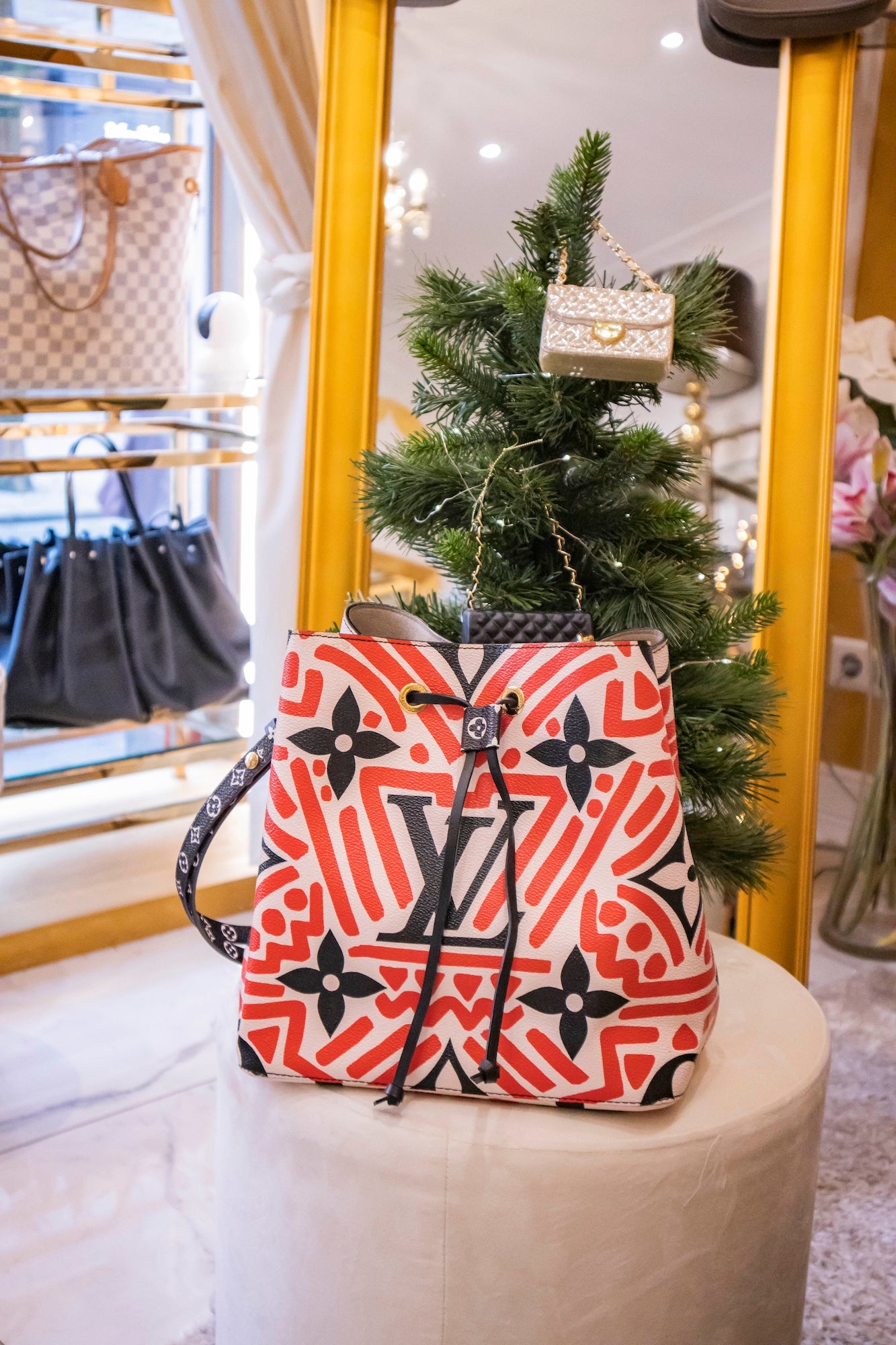 Louis Vuitton - Limited Edition Monogram Crafty Néonoé MM Schultertasche