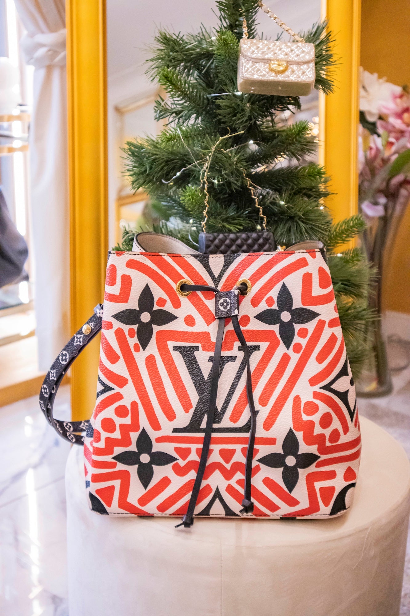 Louis Vuitton - Limited Edition Monogram Crafty Néonoé MM Schultertasche