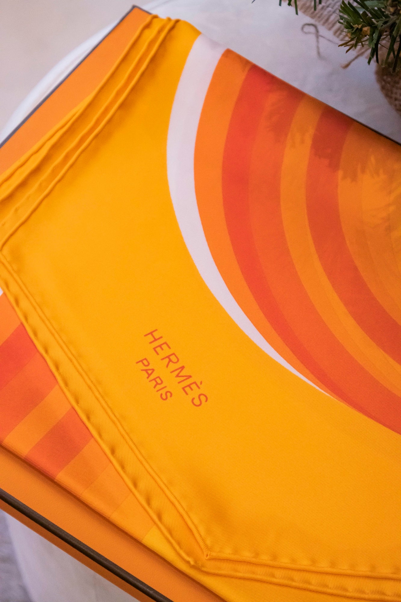 Hermès - Seidenschal Orange gelb