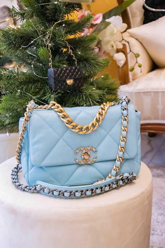 Chanel - 19 Lammleder Himmelblau