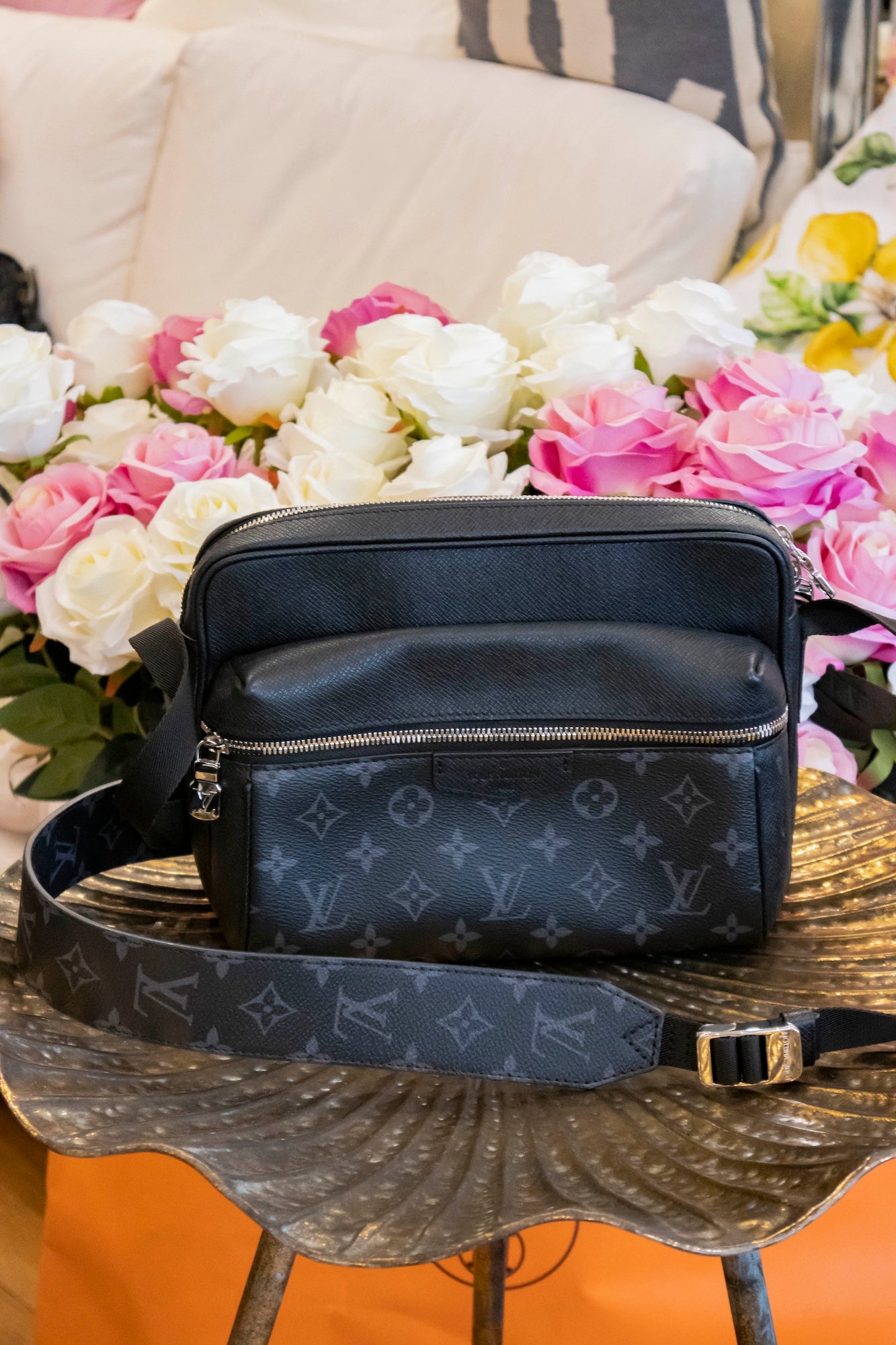 Louis Vuitton - Outdoor Messenger Taigarama Monogram Noir