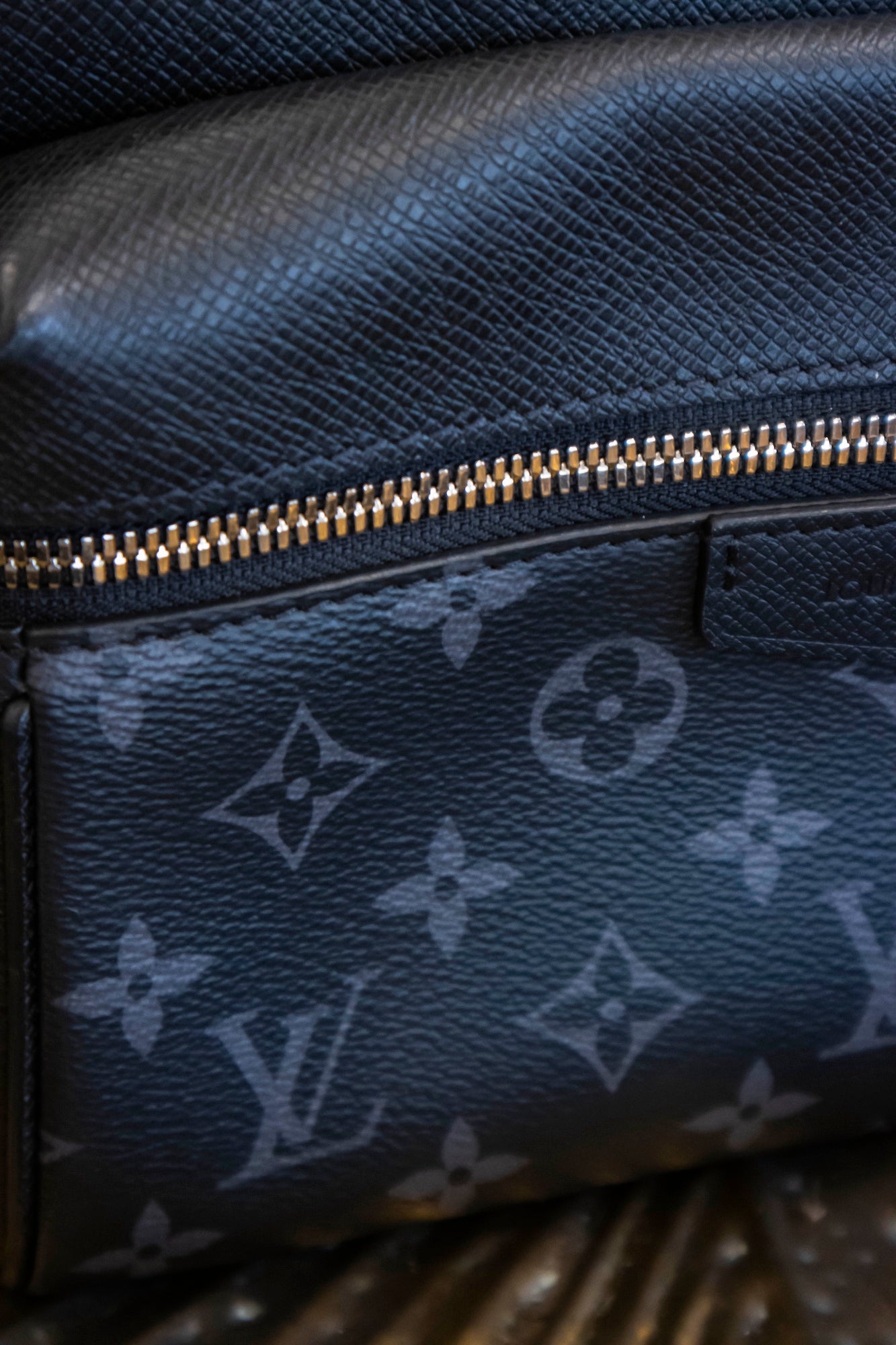 Louis Vuitton - Outdoor Messenger Taigarama Monogram Noir