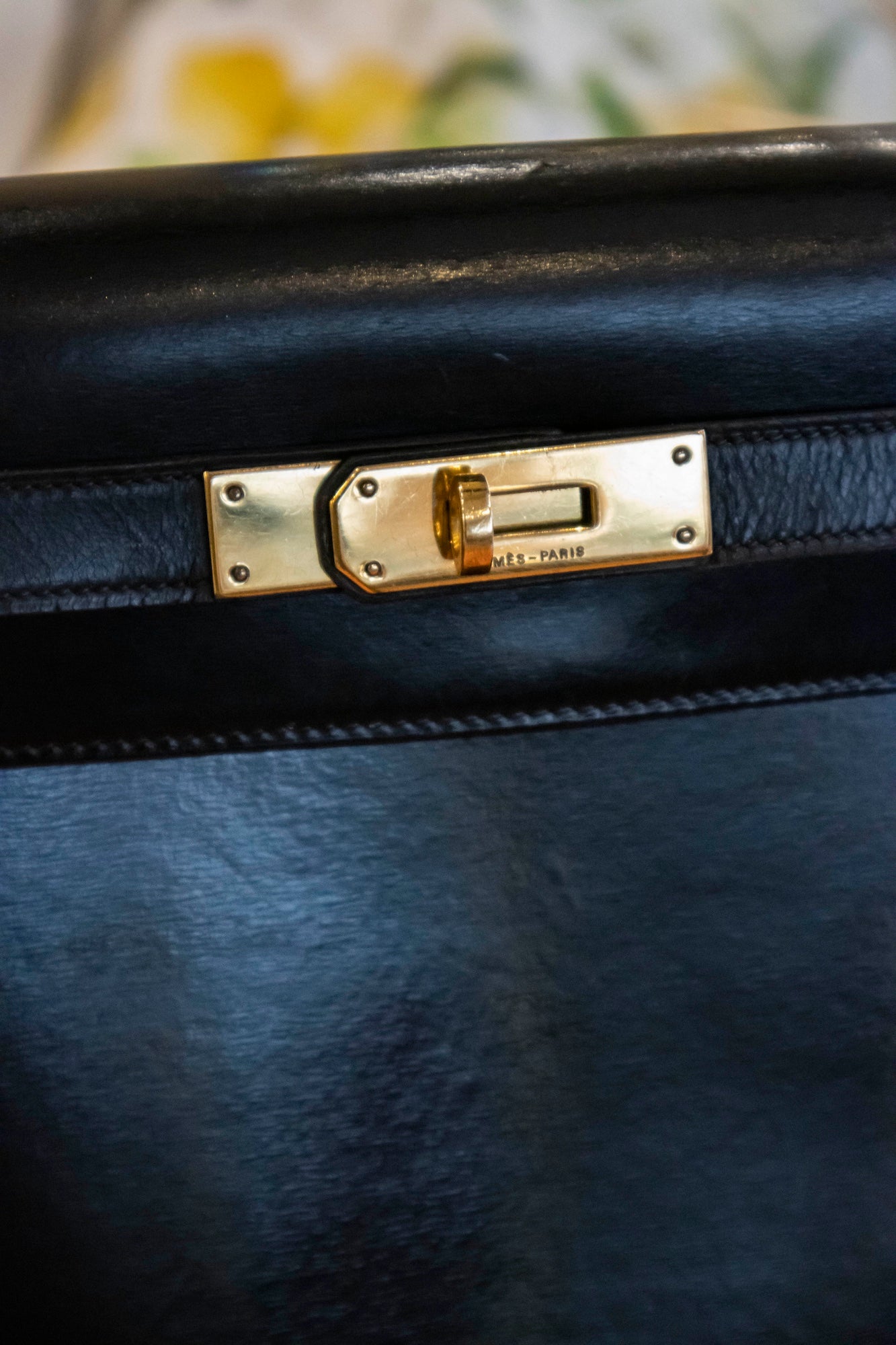 Hermès - Kelly Bag 28 schwarz Boxkalbsleder Goldene Hardware