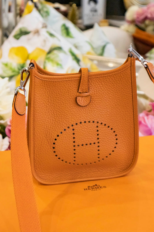 Hermès - Evelyne 16 Taurillon Clémence Orange