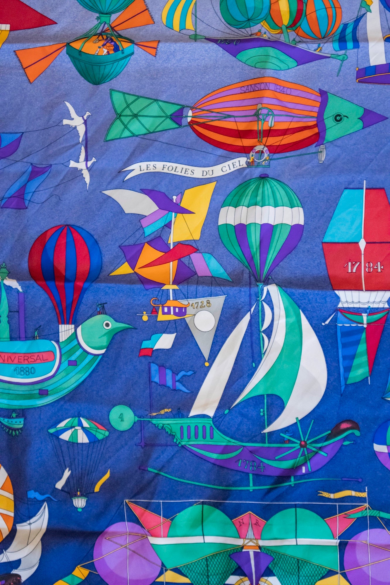 Hermès - Carré 90 "Les Folies Du Ciel" Seidentuch blau