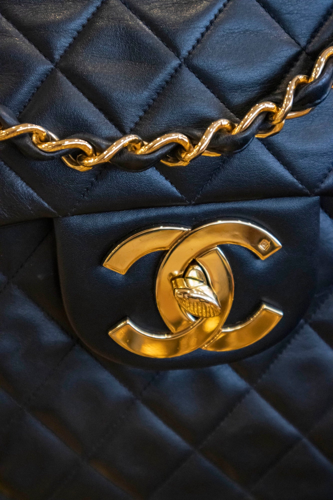 Chanel - Classic Single Flap Bag Maxi Schwarz