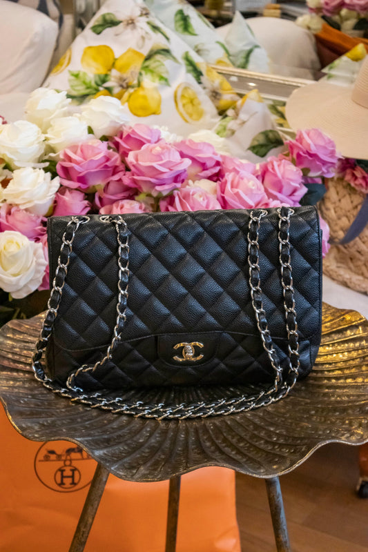 Chanel - Caviar Quilted Double Flap Jumbo Schwarz