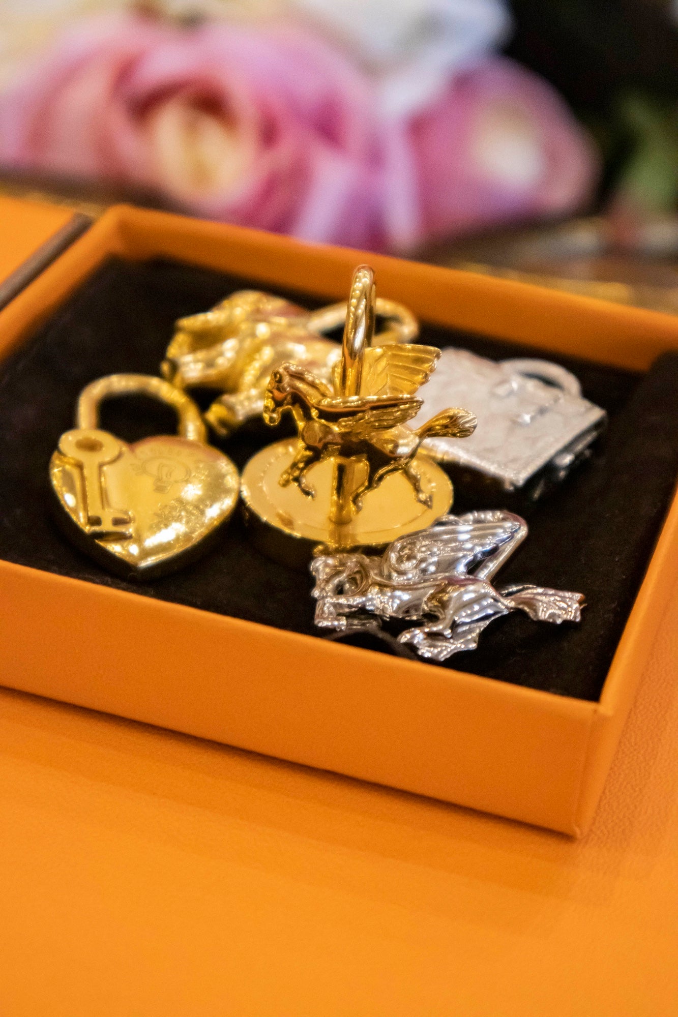 Hermès - Cadenas Charms Elephant - Herz - Pegasus Gold, Bag -Pegasus silber