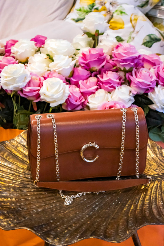 Cartier - Small Calfskin Panthère de Cartier Chain Tasche in Braun